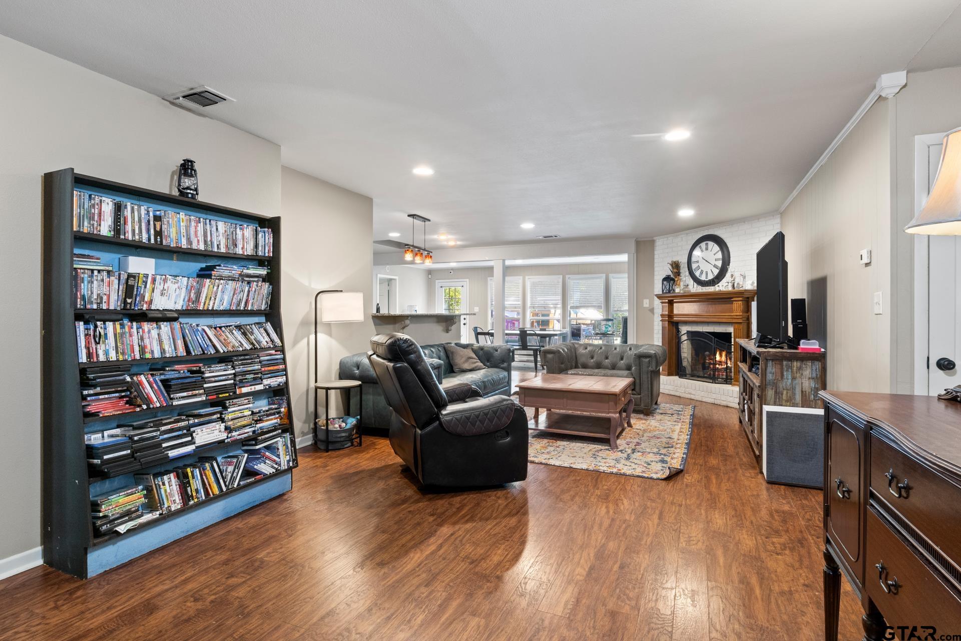 1503 Williams Ave