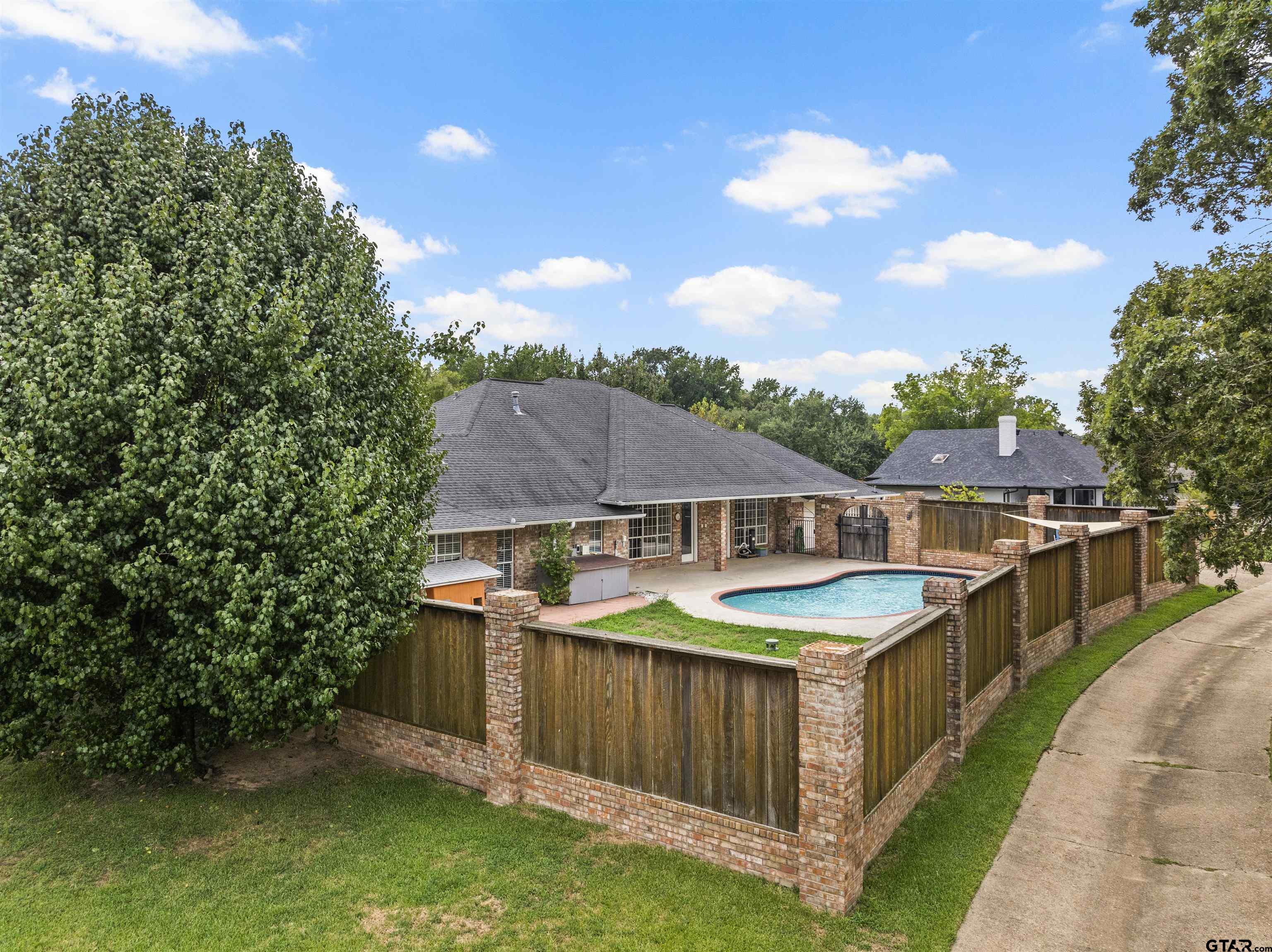 100 Turnberry Circle