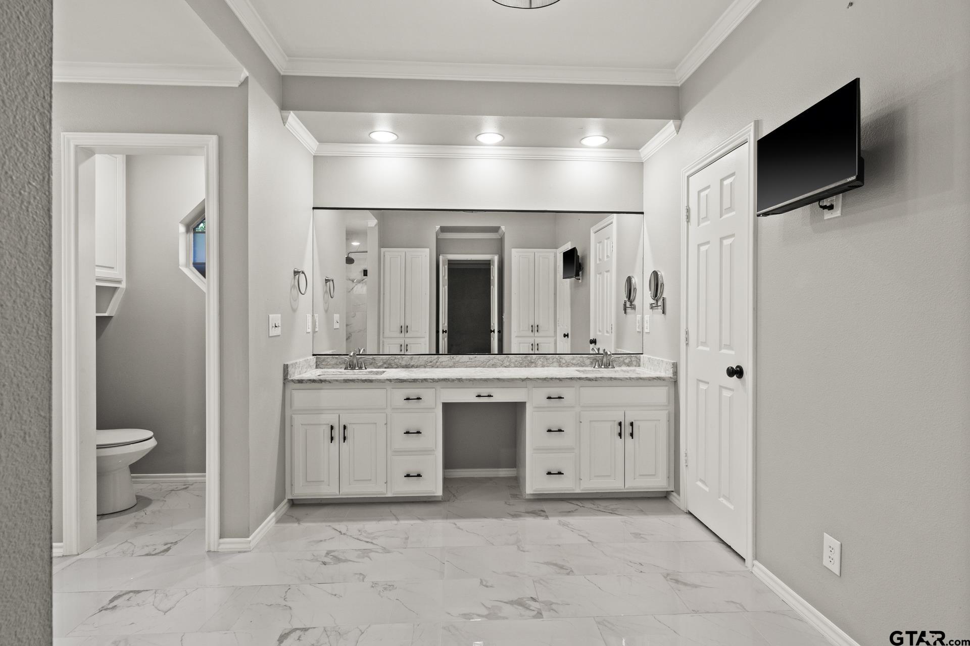 100 Turnberry Circle