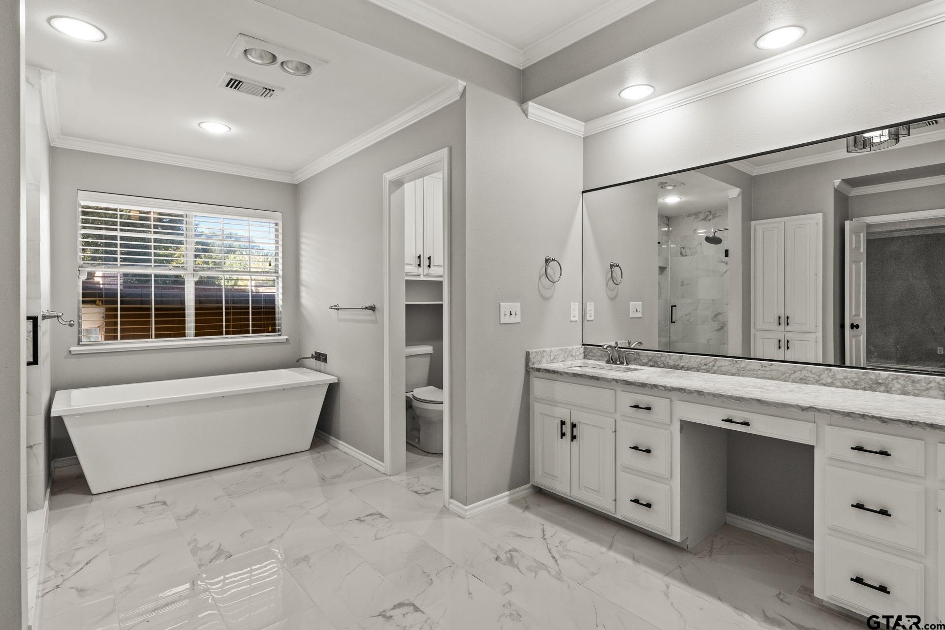 100 Turnberry Circle