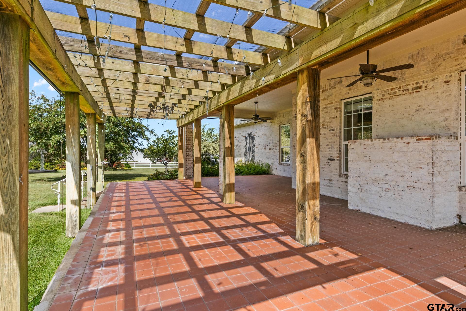 15 W Elmwood Dr