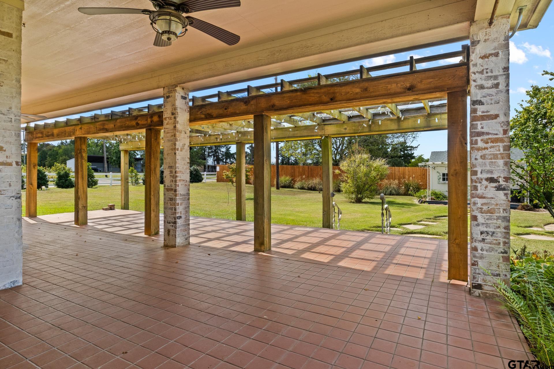 15 W Elmwood Dr