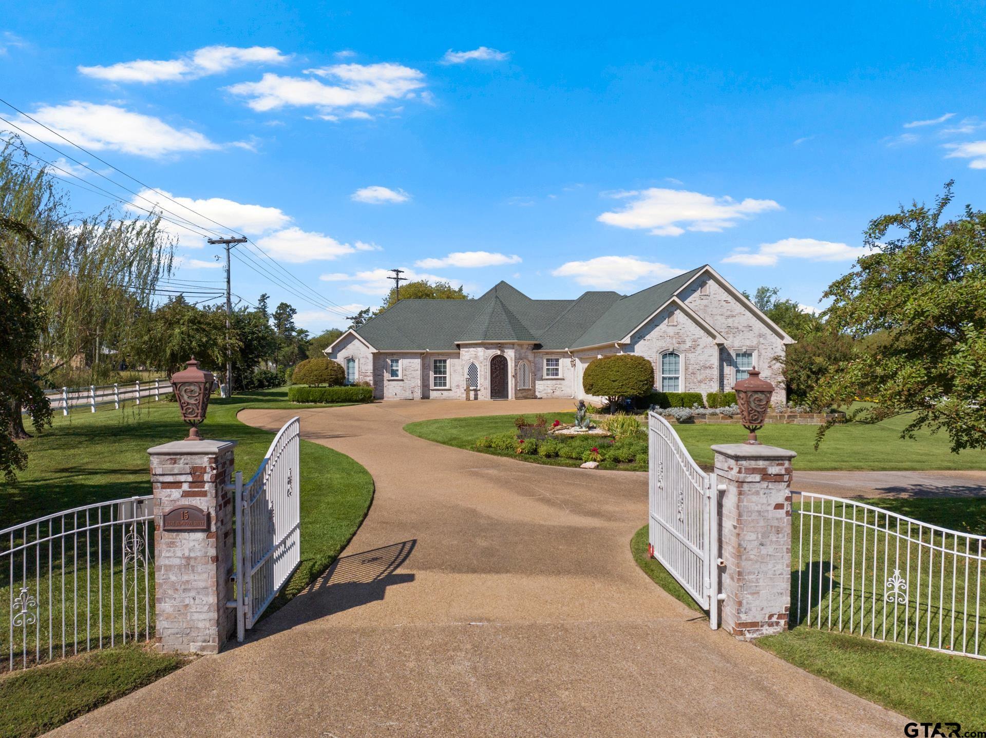 15 W Elmwood Dr