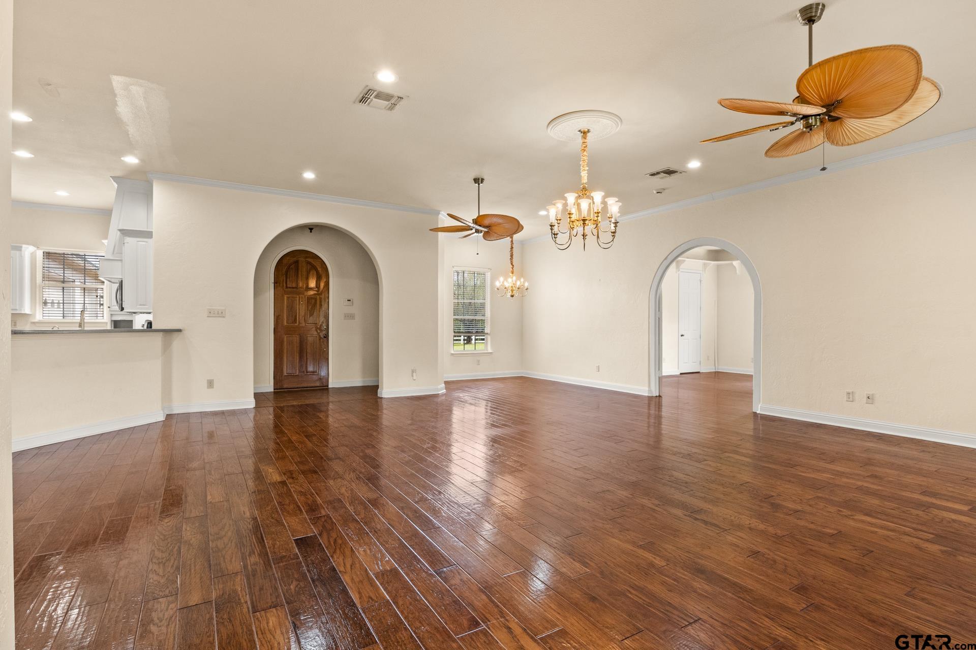 15 W Elmwood Dr