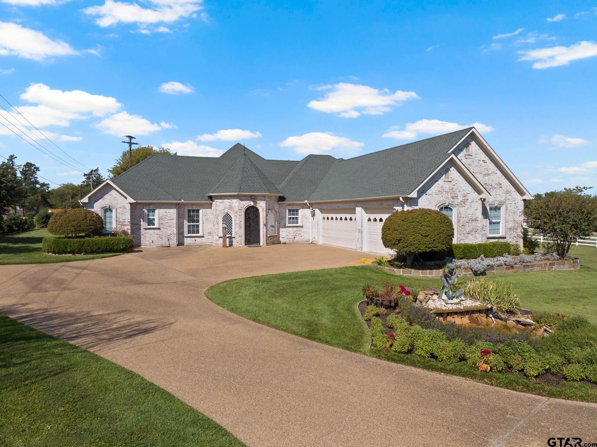 15 W Elmwood Dr