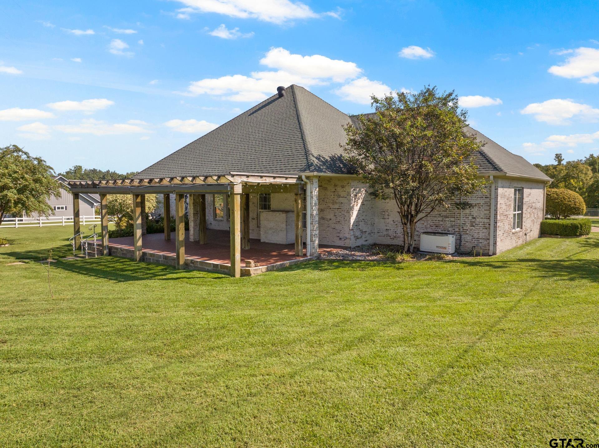 15 W Elmwood Dr