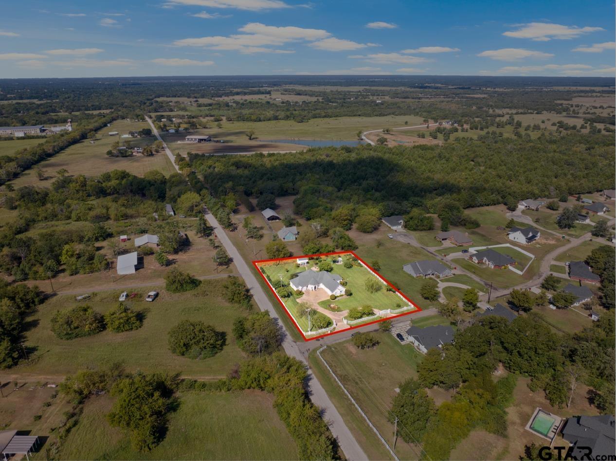 15 W Elmwood Dr