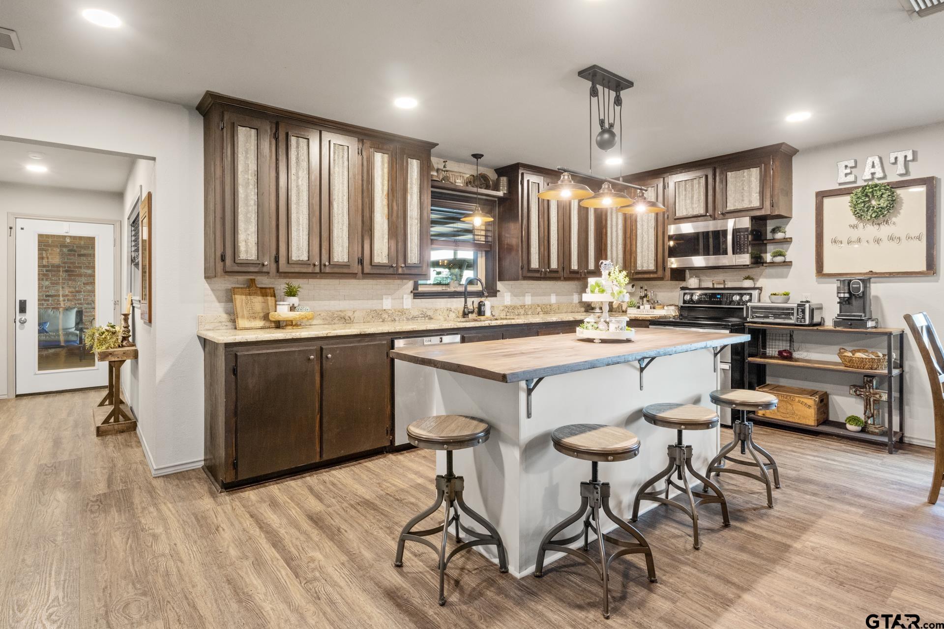 1663 County Road 1405
