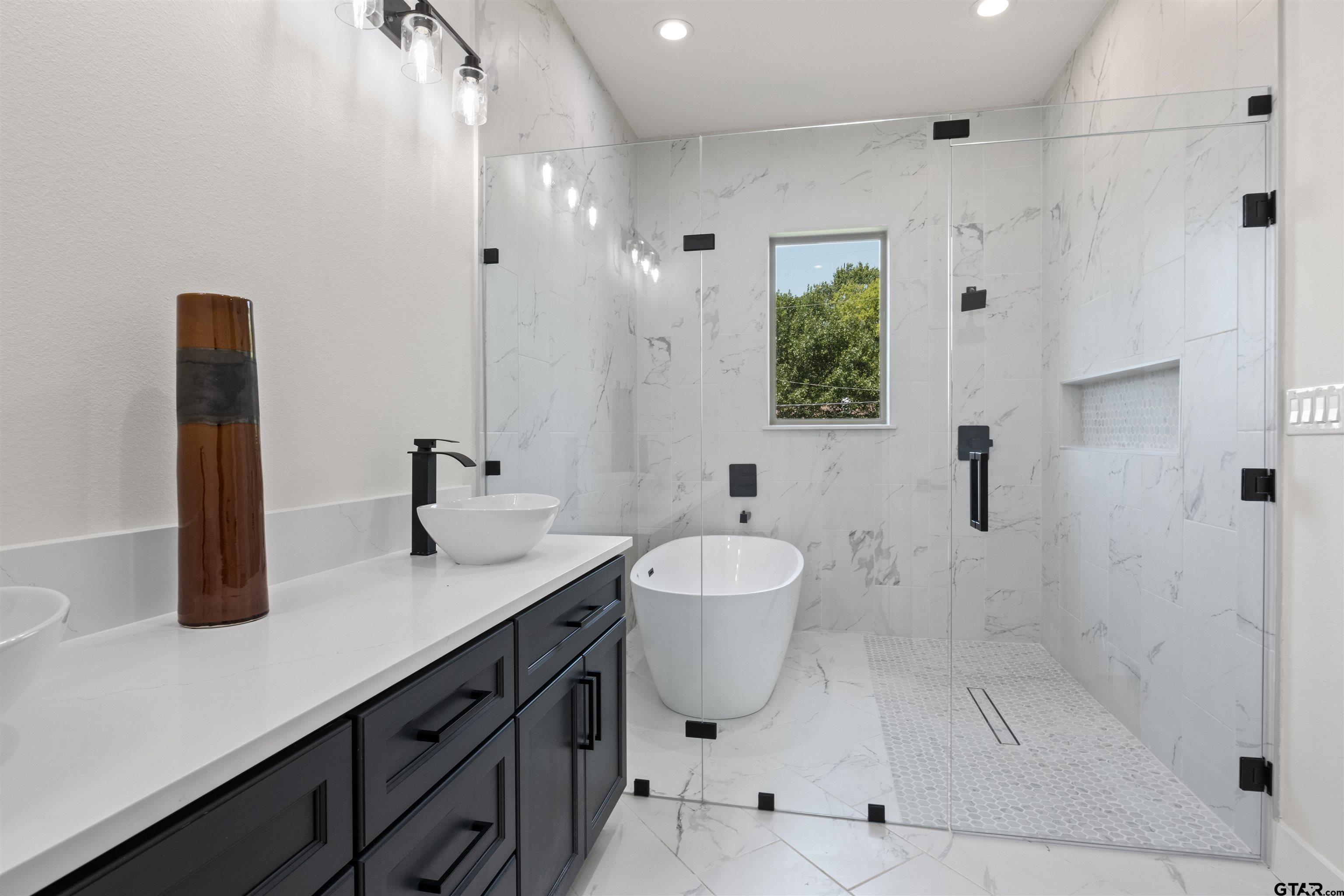 2705 Stone Briar