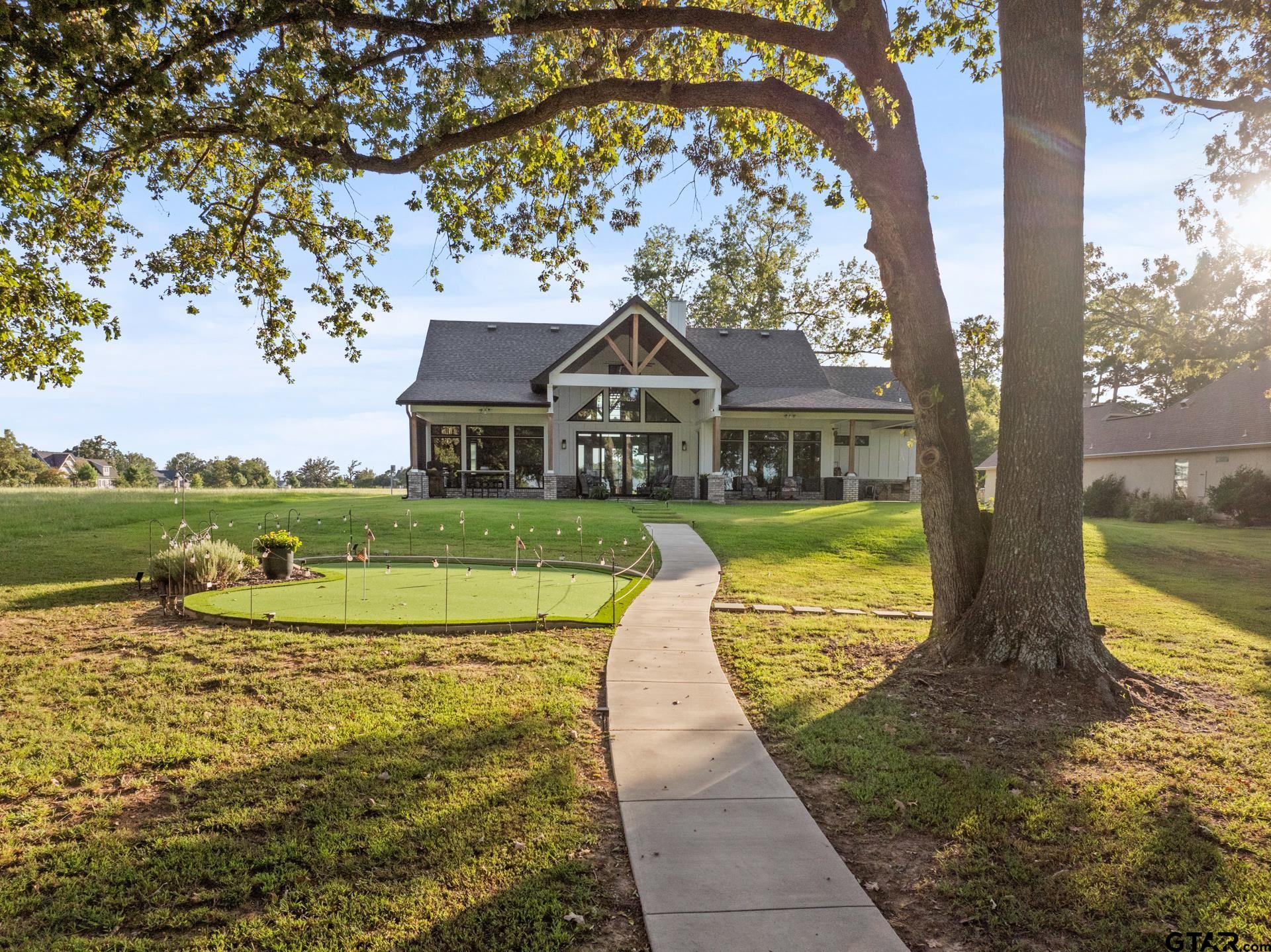 453 Private Road 2712