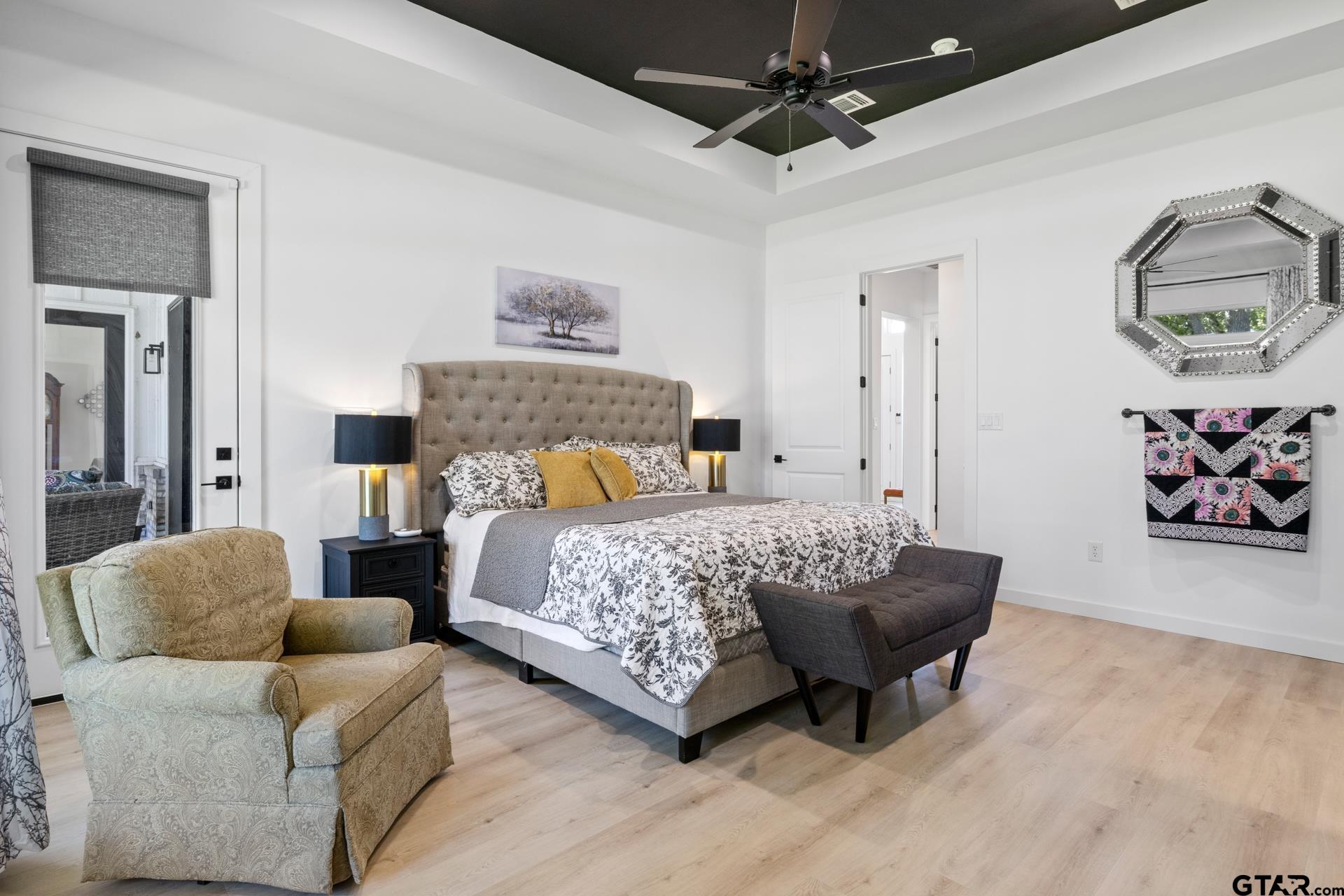 453 Private Road 2712