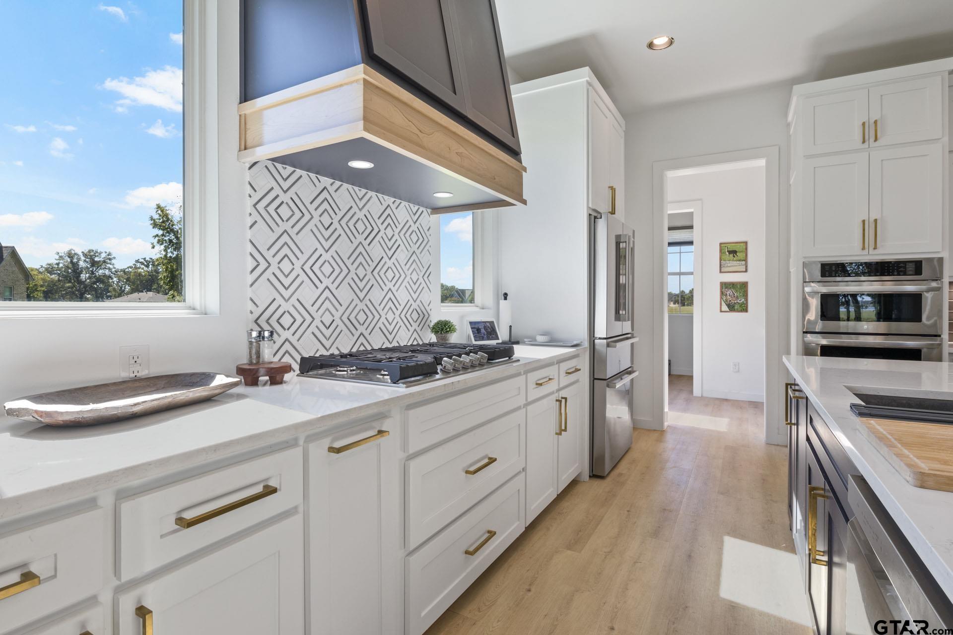 453 Private Road 2712
