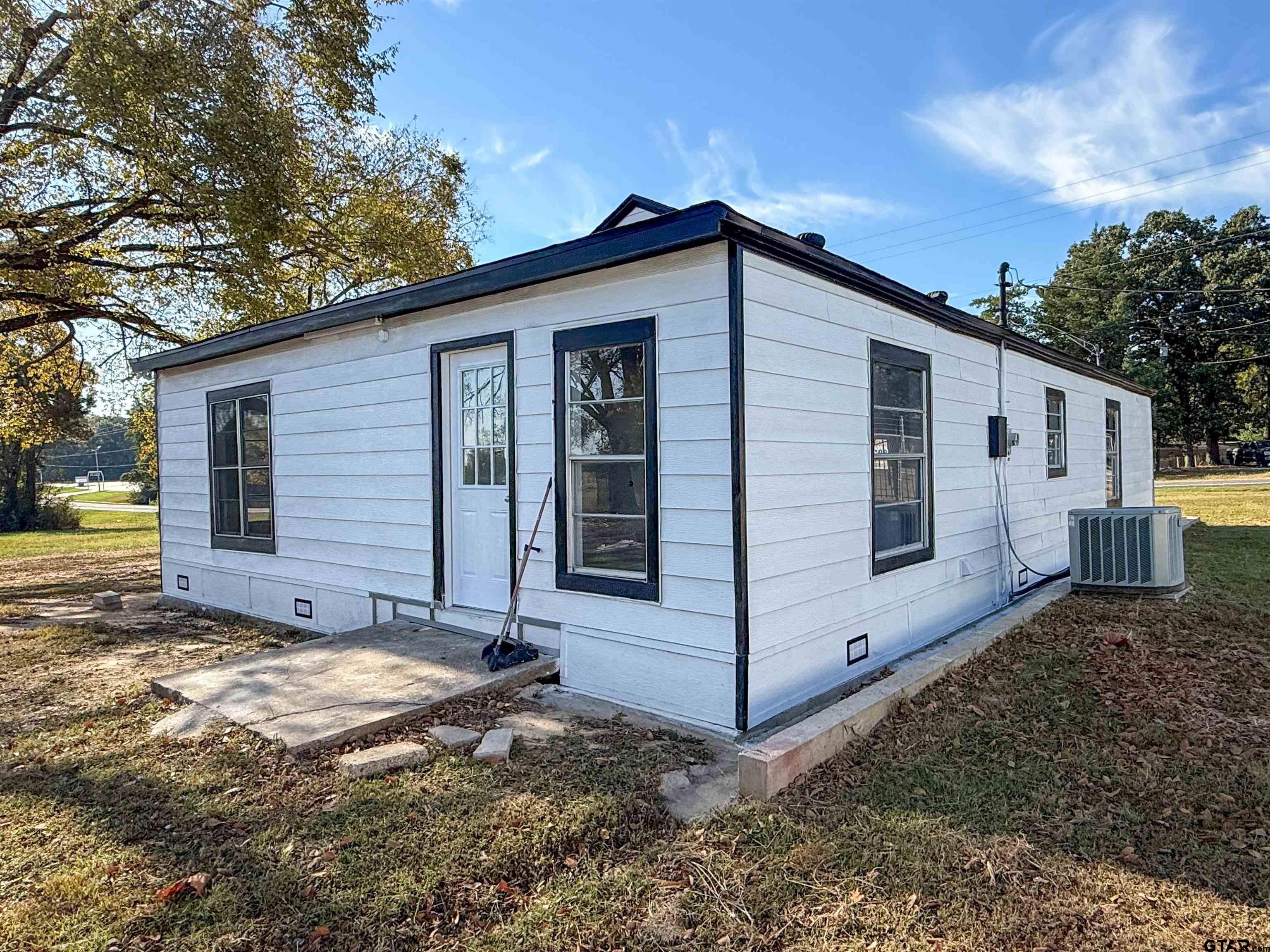 2410 N Jefferson