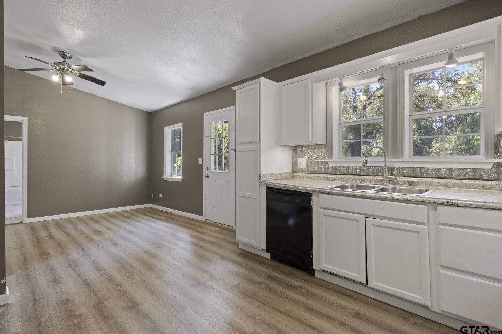 3826 W Highway 11