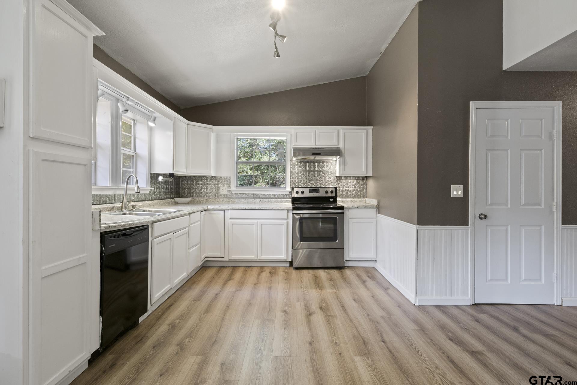 3826 W Highway 11