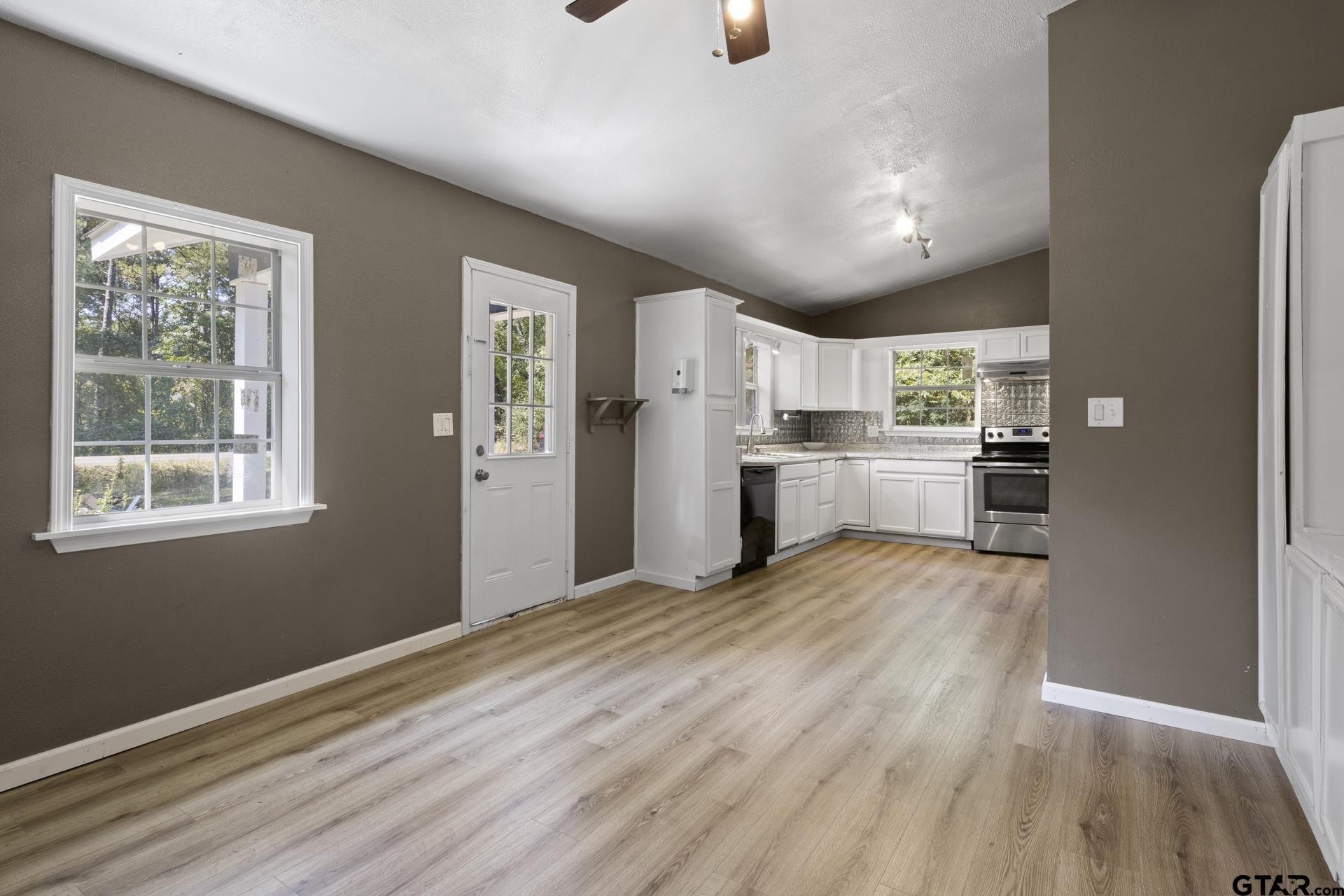 3826 W Highway 11