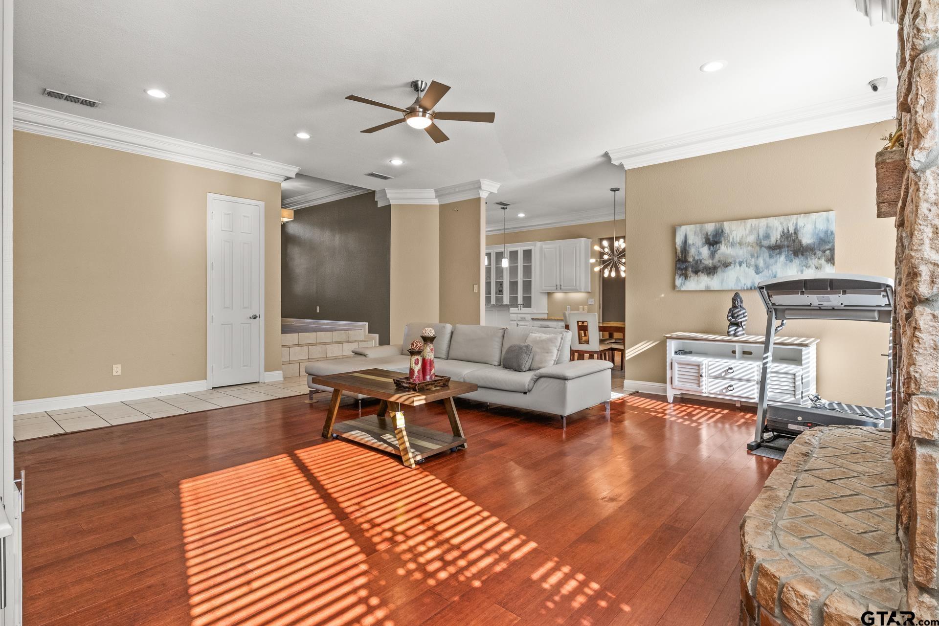 2301 S Williams Avenue