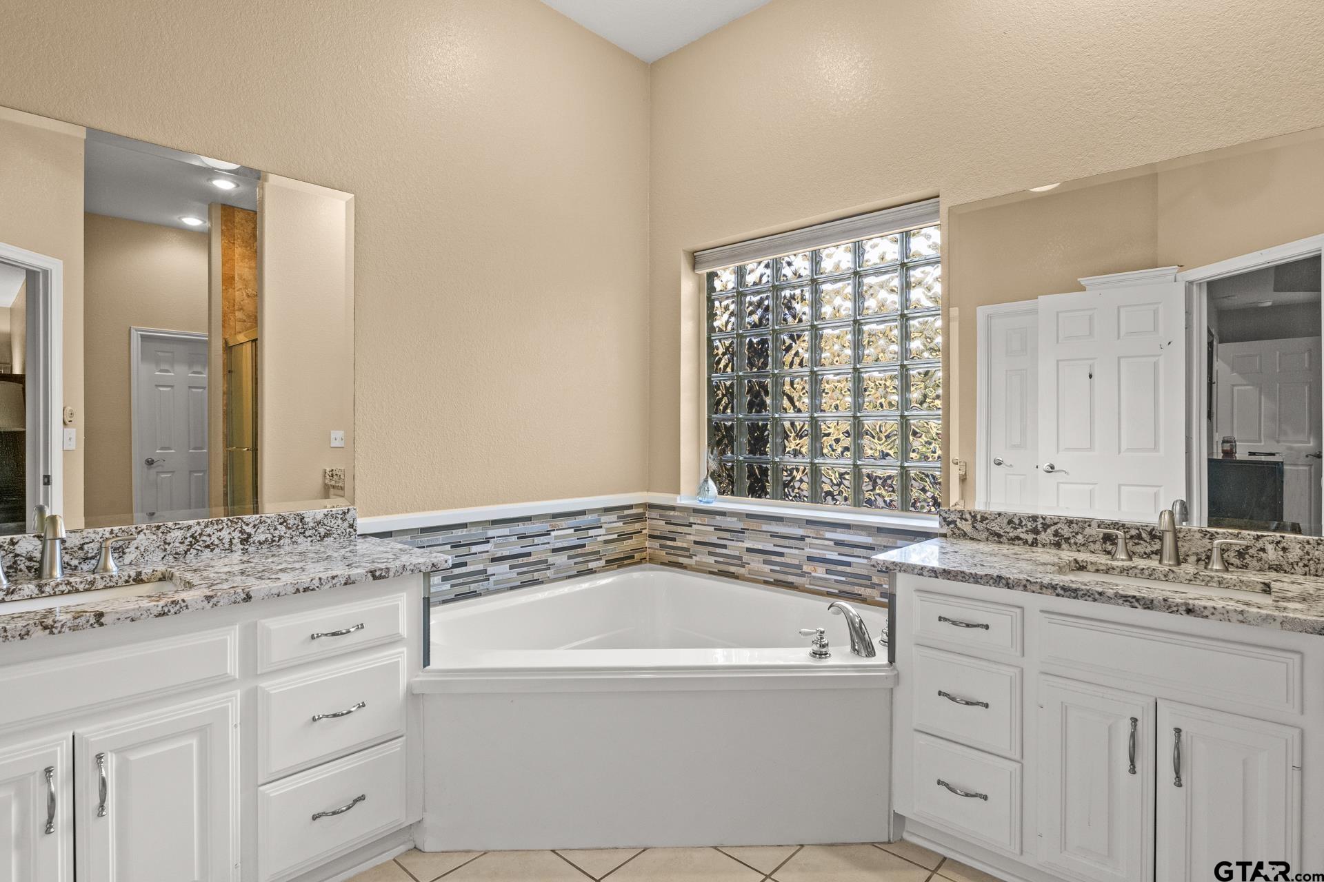 2301 S Williams Avenue