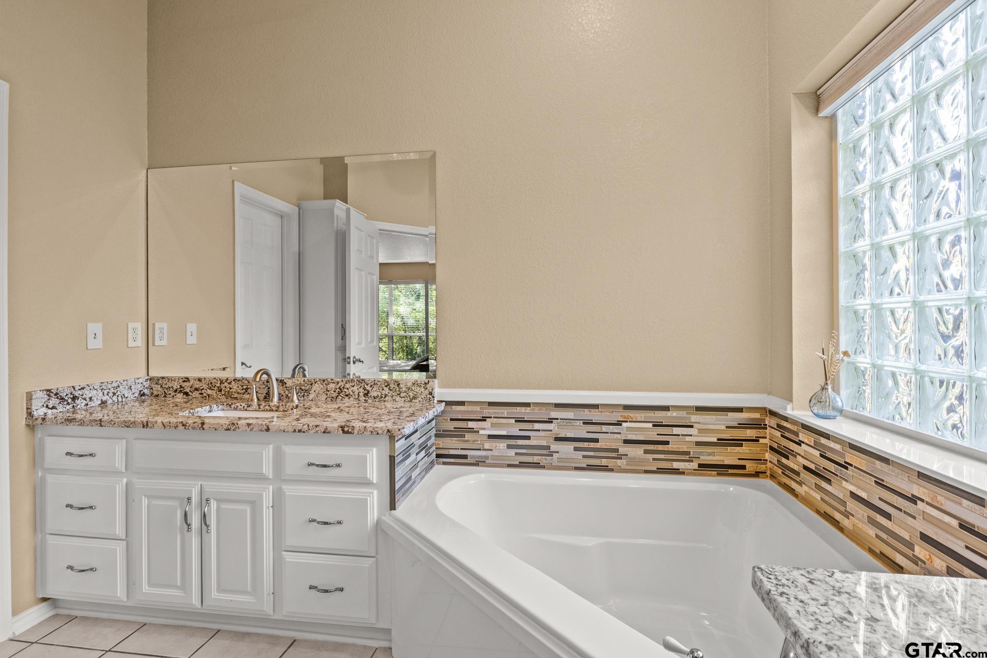 2301 S Williams Avenue