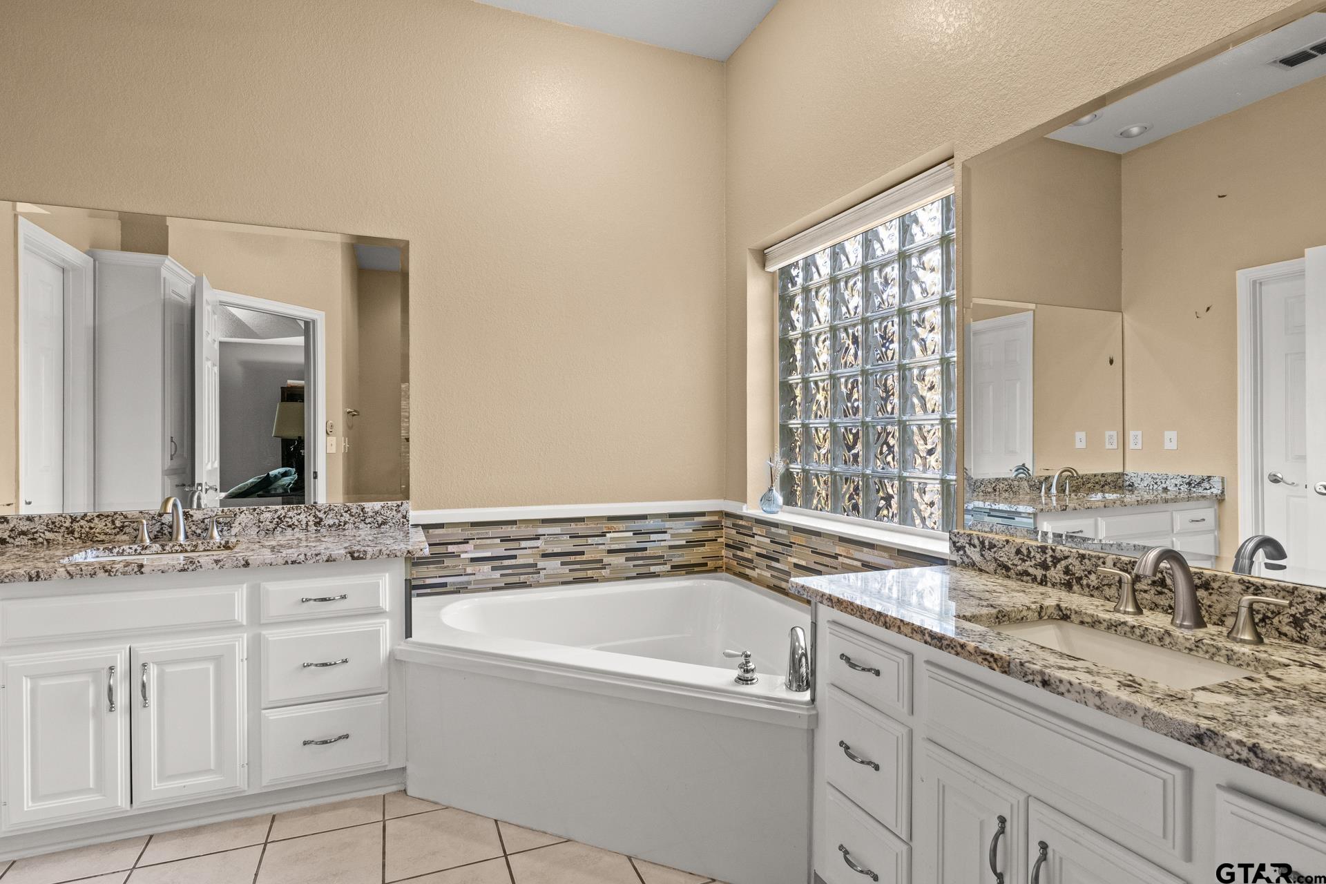 2301 S Williams Avenue