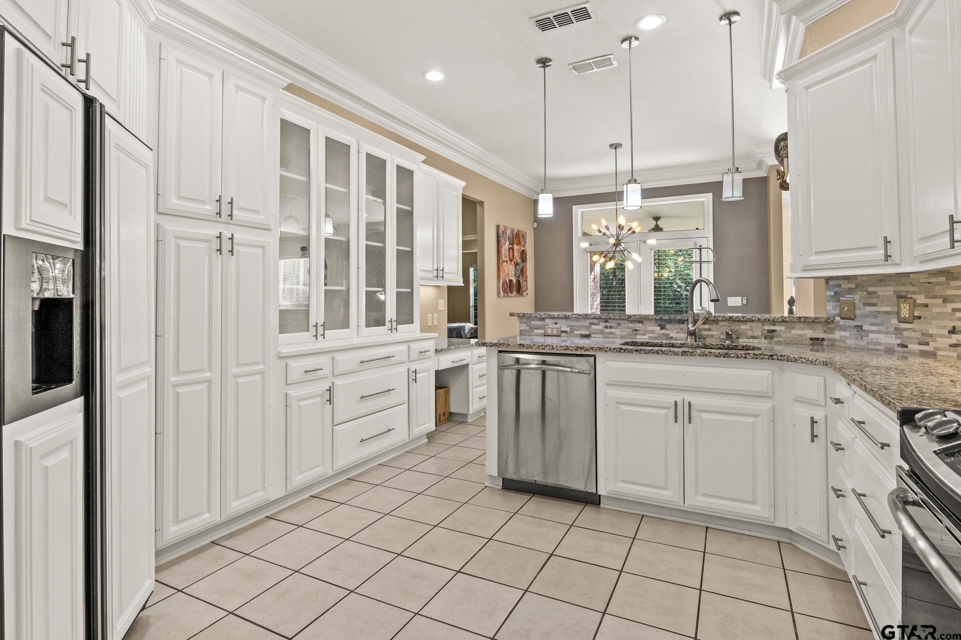 2301 S Williams Avenue