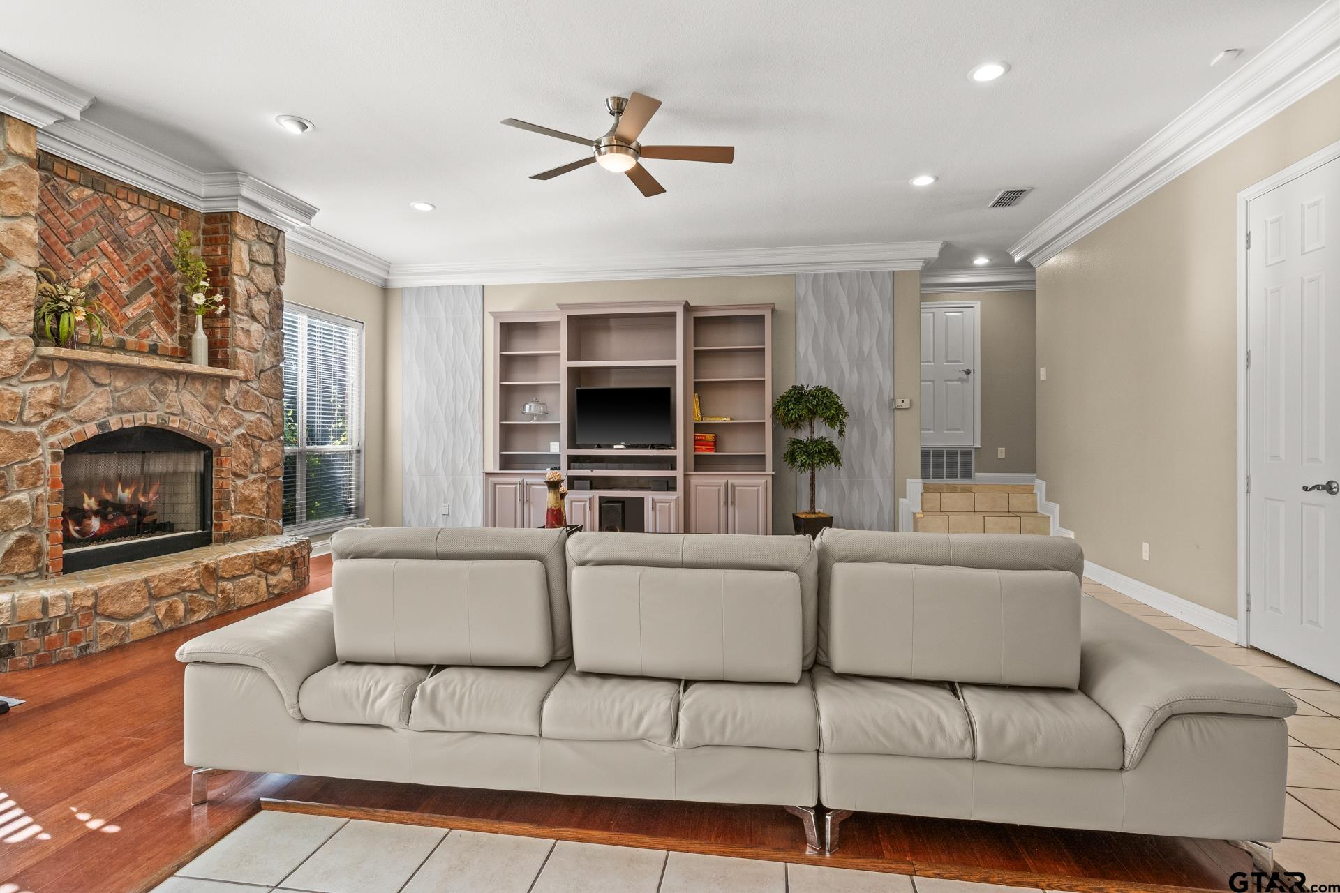 2301 S Williams Avenue