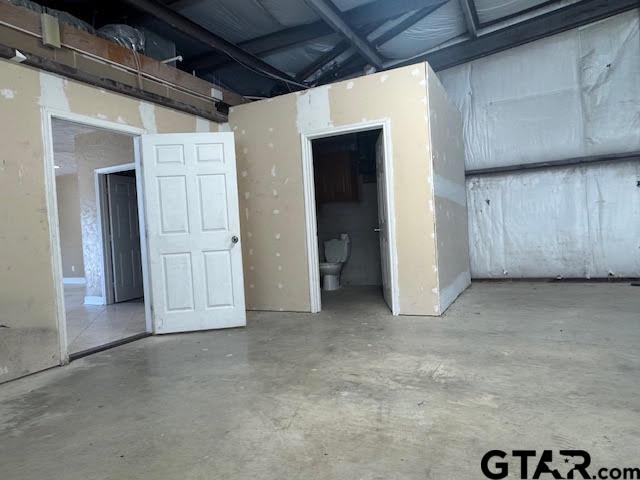 9108 N US Hwy 271