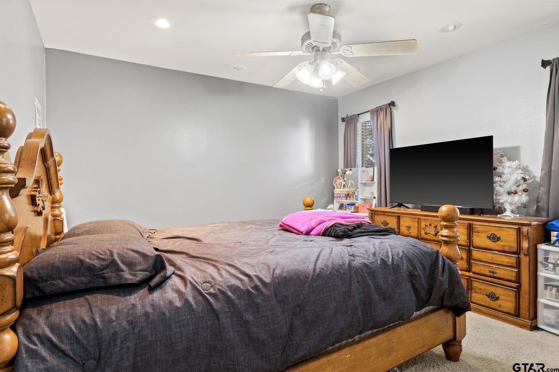 1012 Samuel Lane