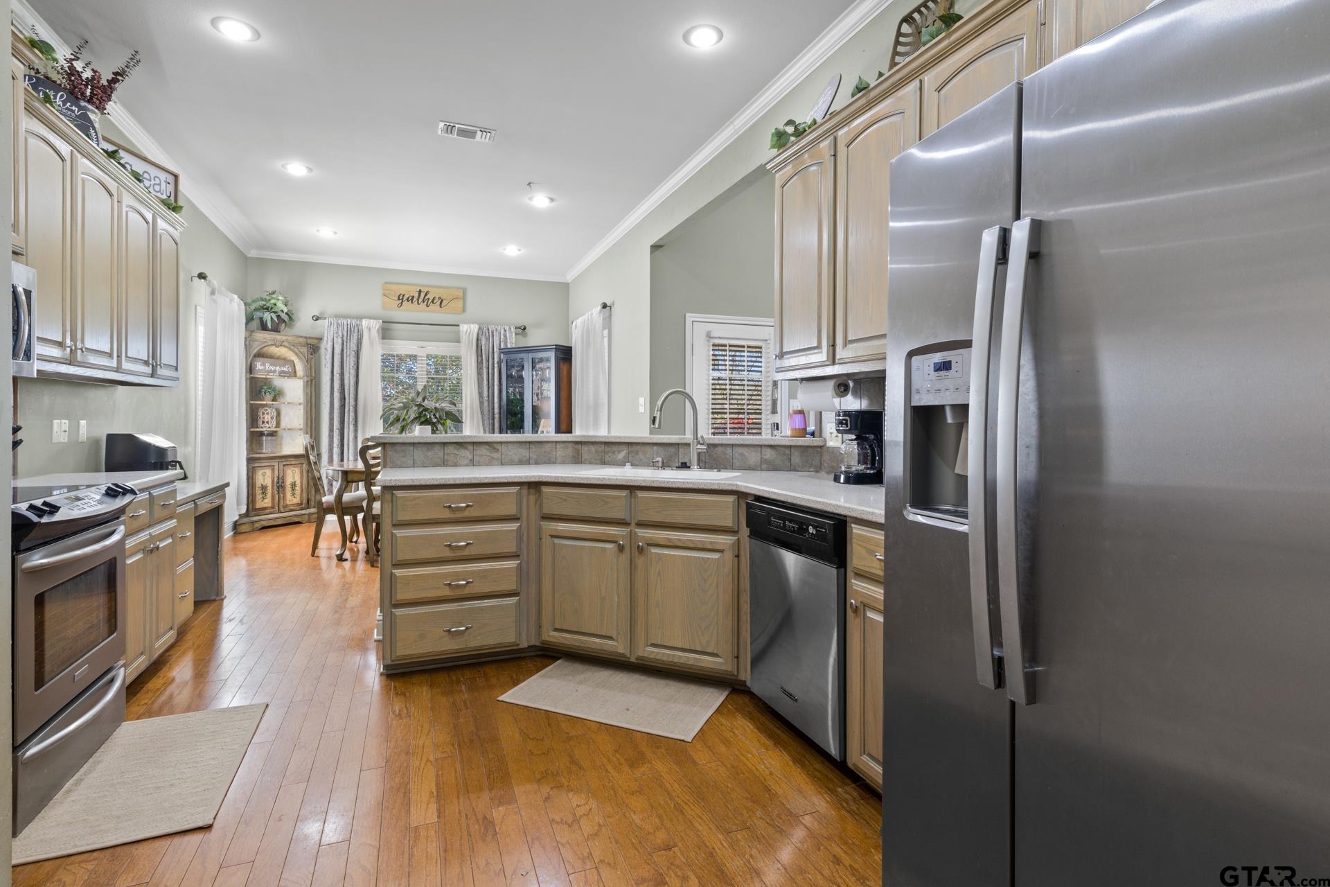 1012 Samuel Lane