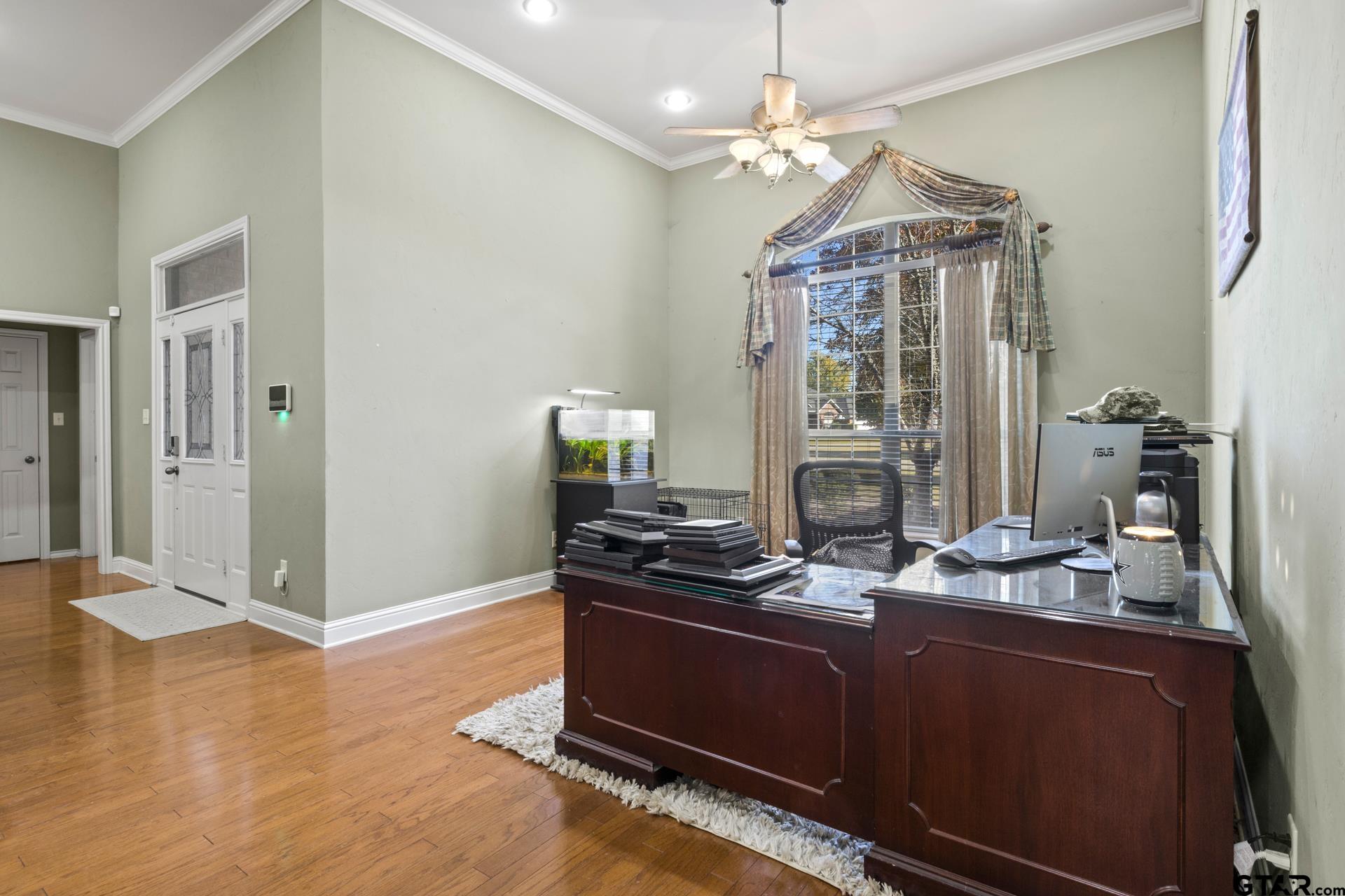 1012 Samuel Lane