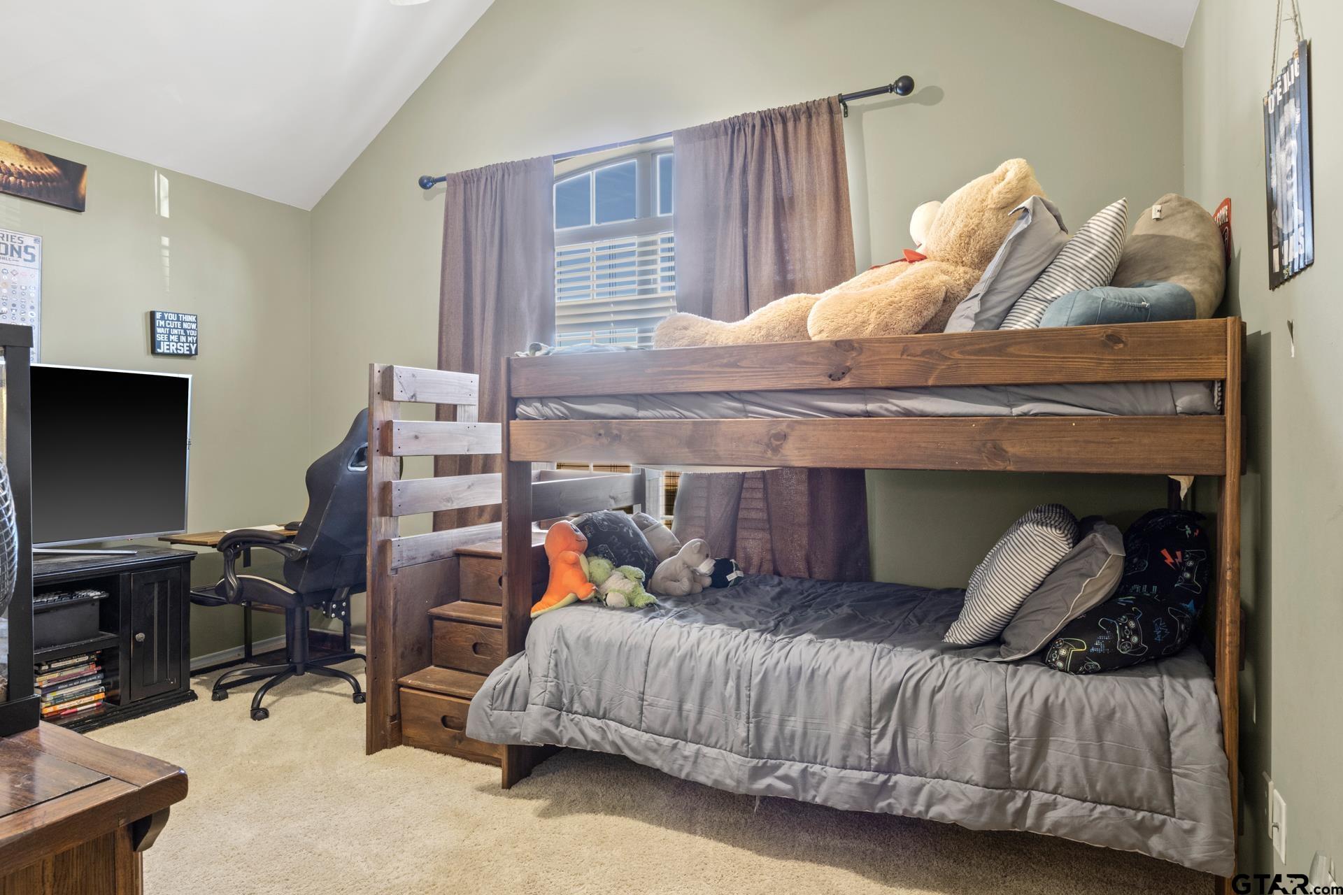1012 Samuel Lane