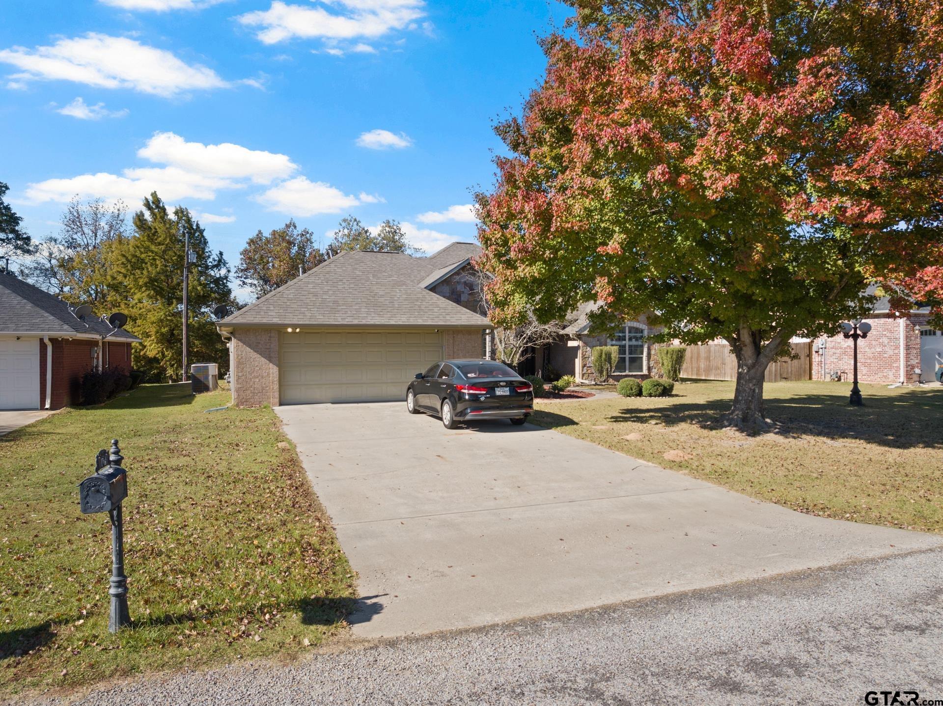 1012 Samuel Lane