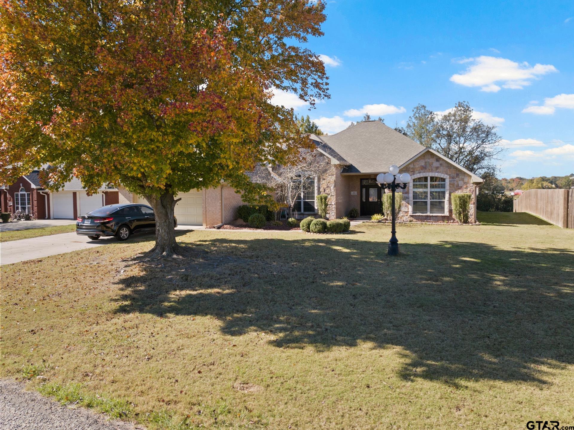 1012 Samuel Lane