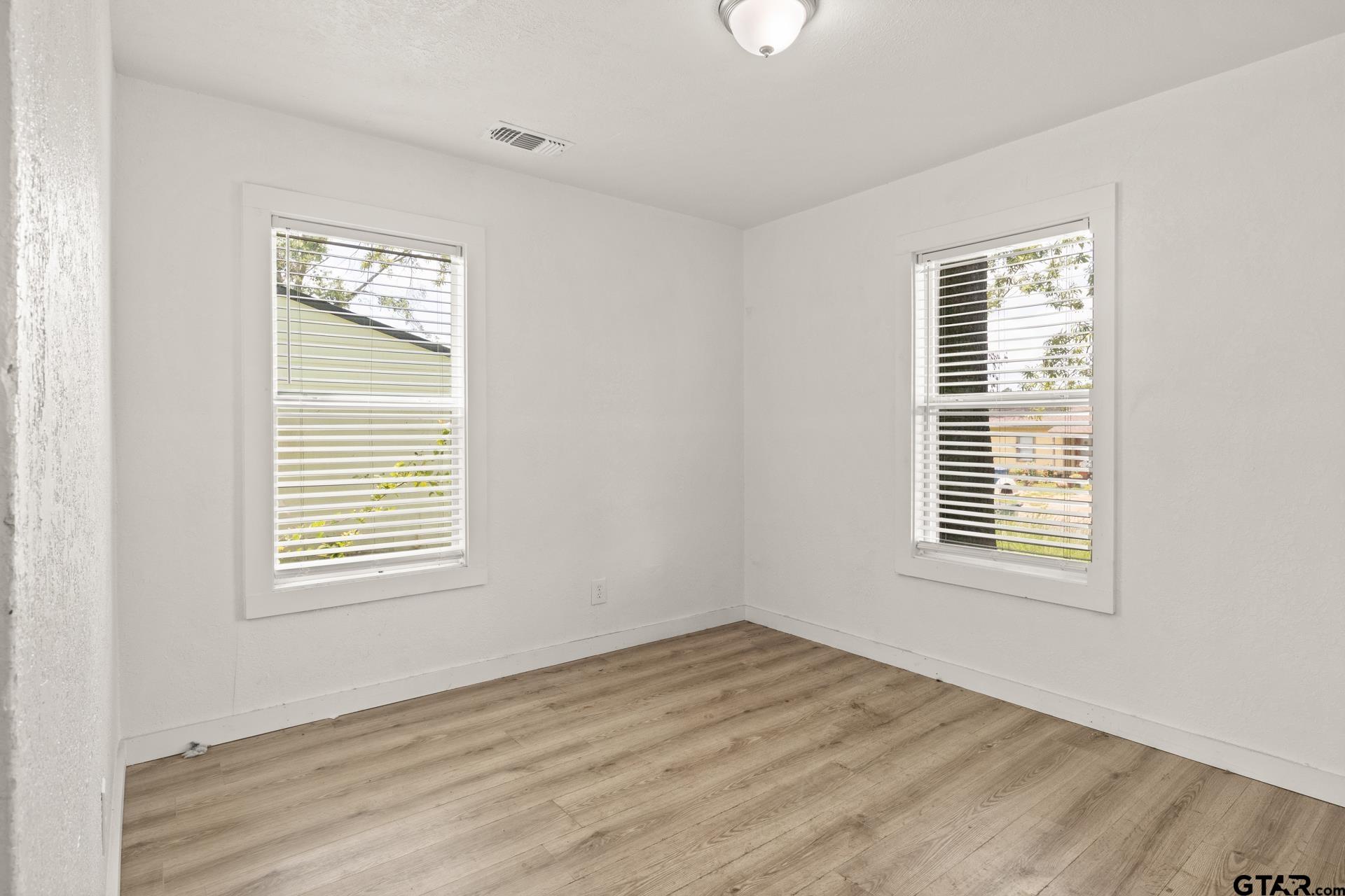 646 N Northaven