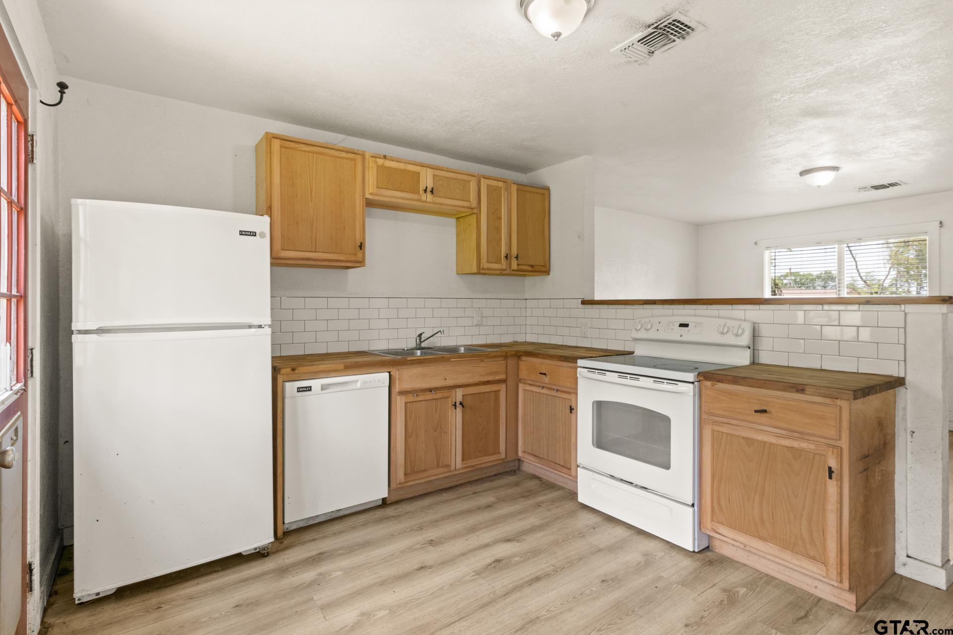 646 N Northaven
