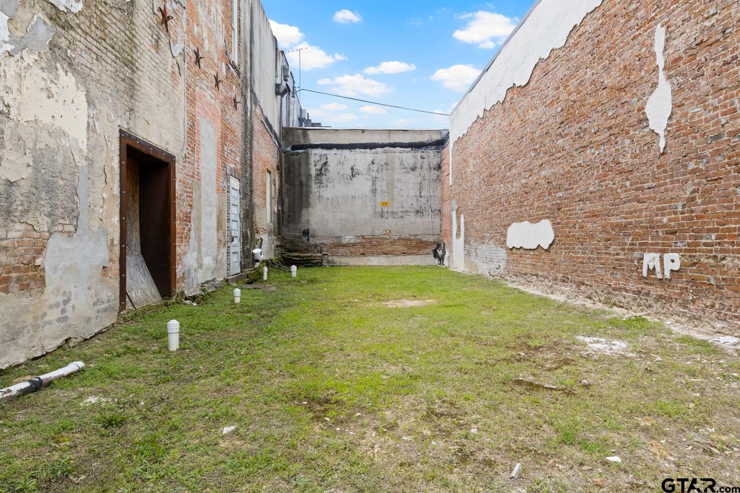 207 & 209 N Jefferson Ave