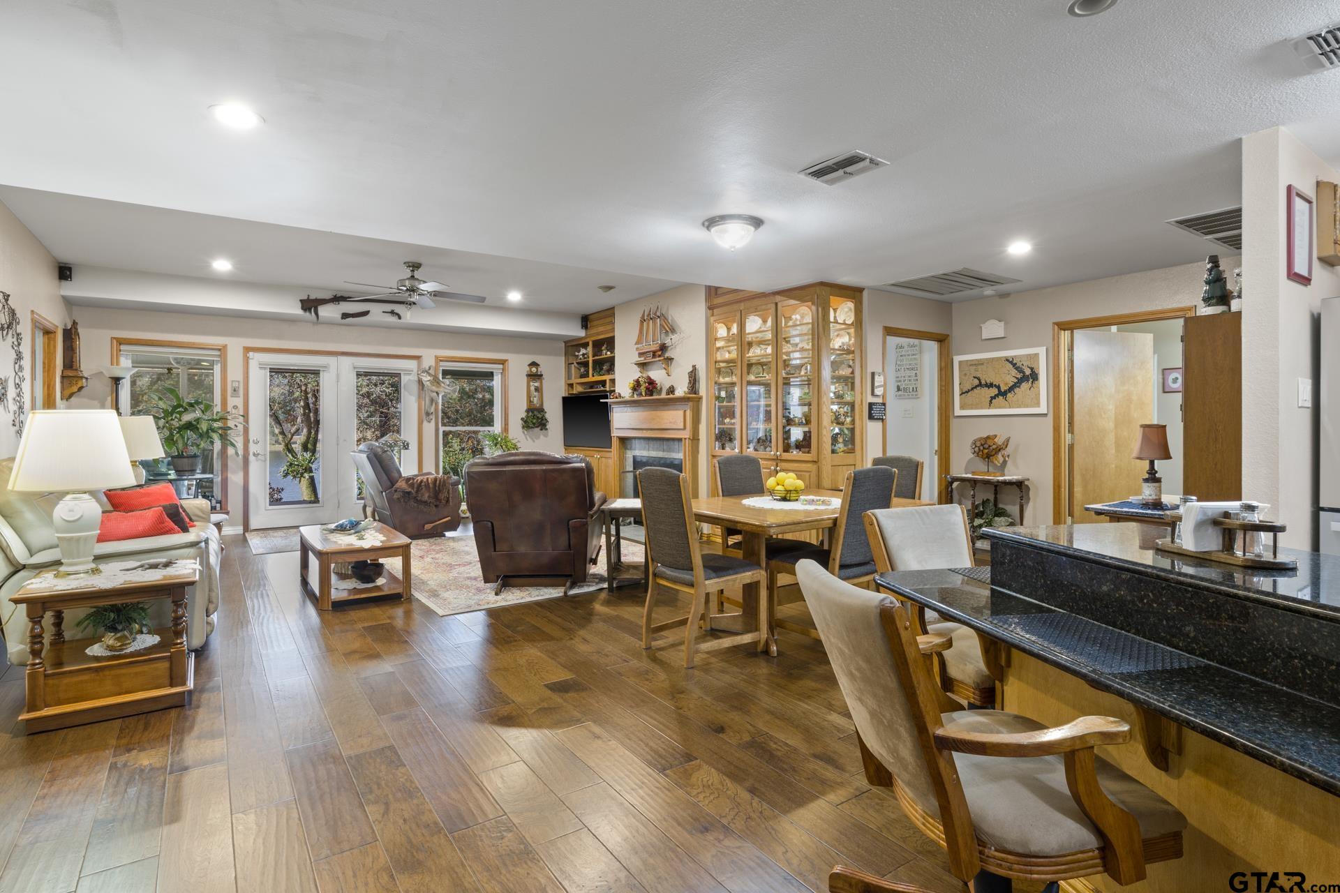 190 County Road 2452