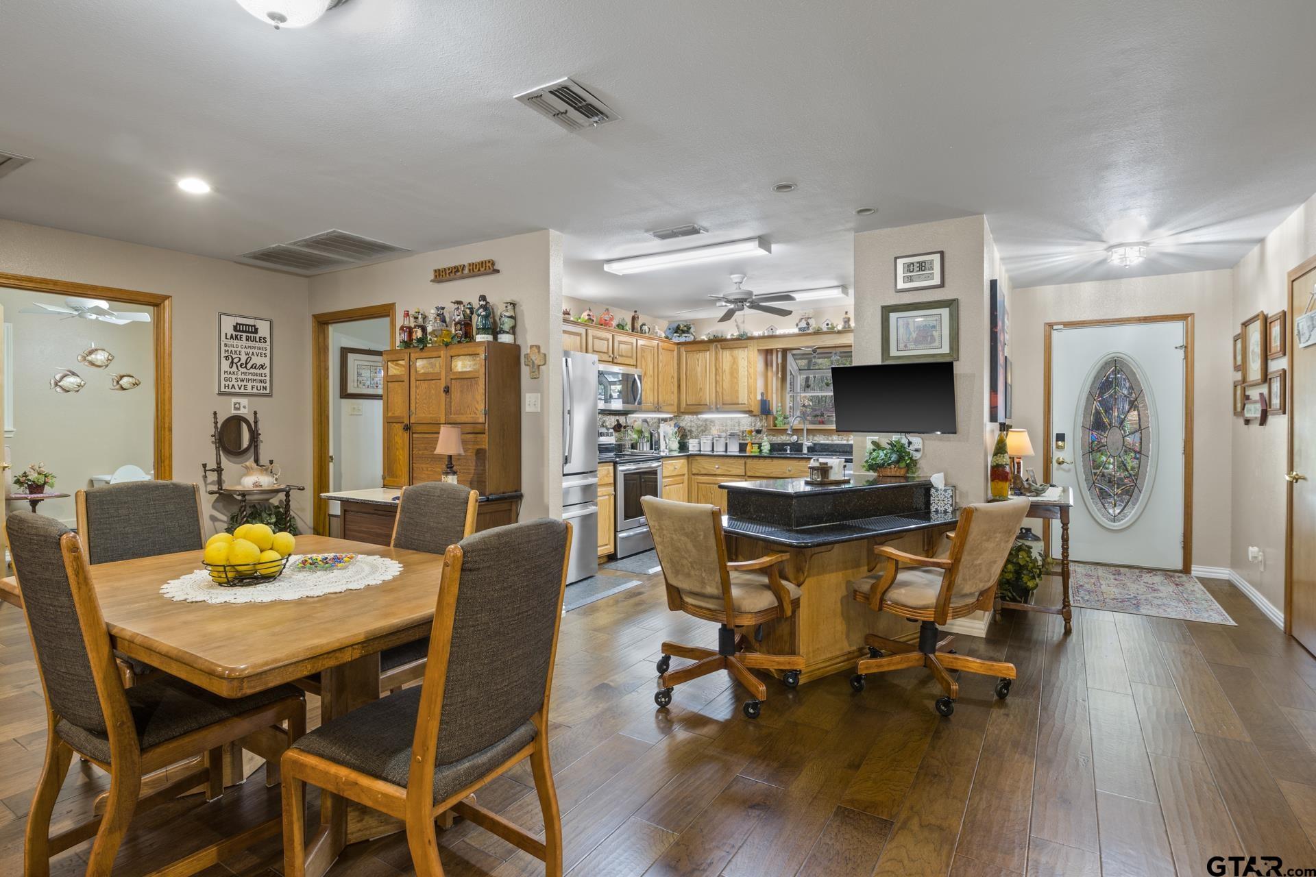 190 County Road 2452