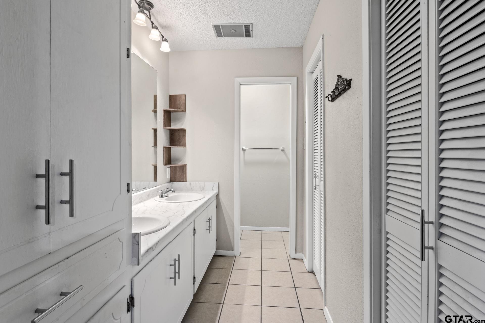 195 County Road 4164