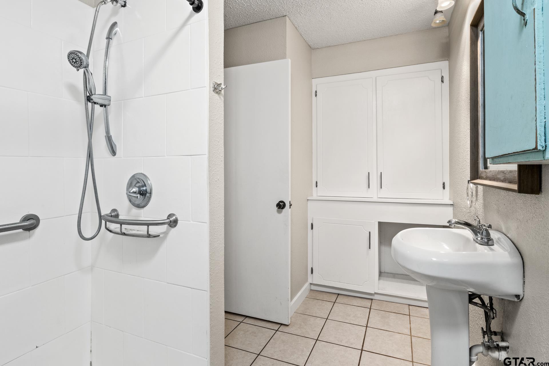 195 County Road 4164