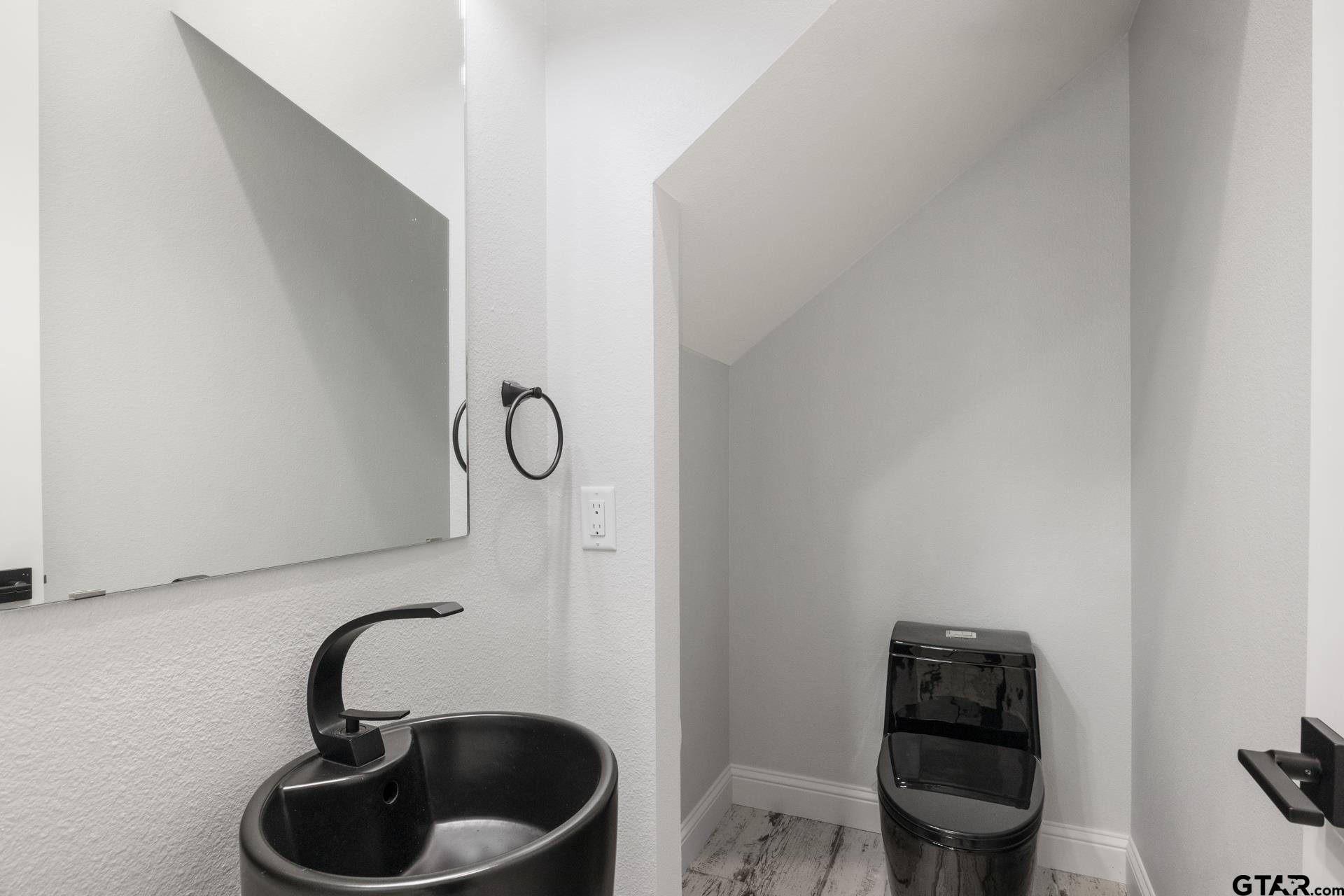 1013 County Road 4420