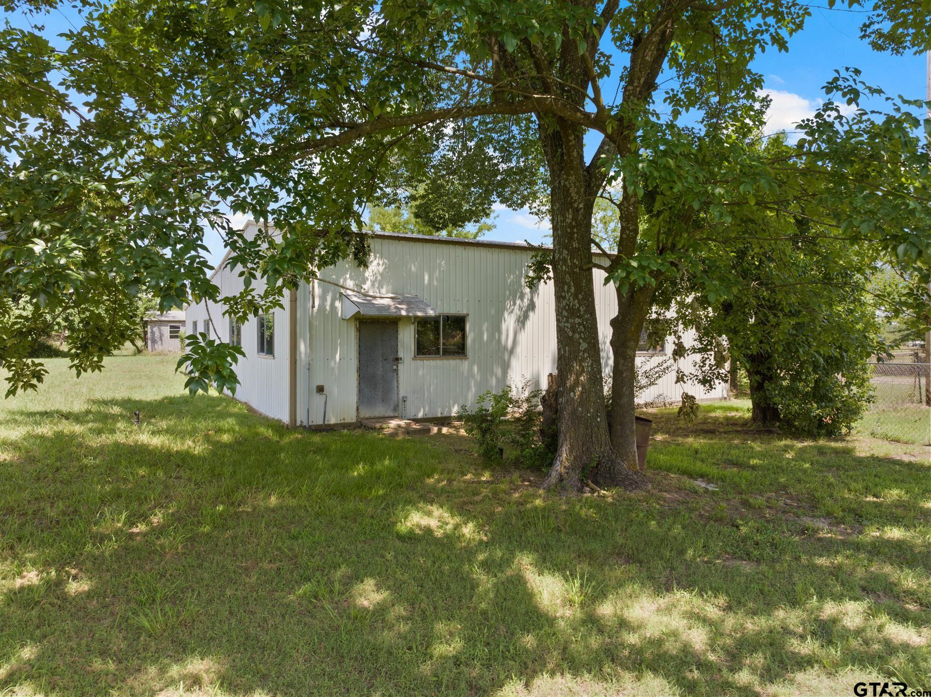 708 Leak St