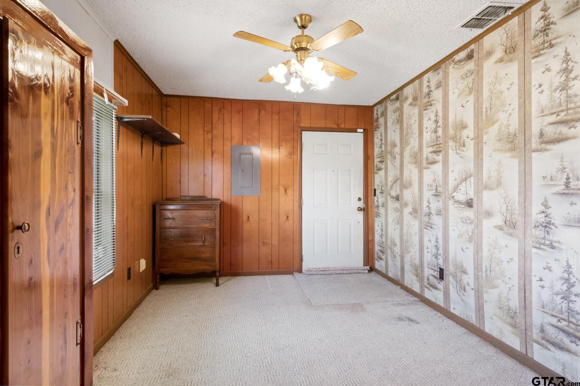 708 Leak St