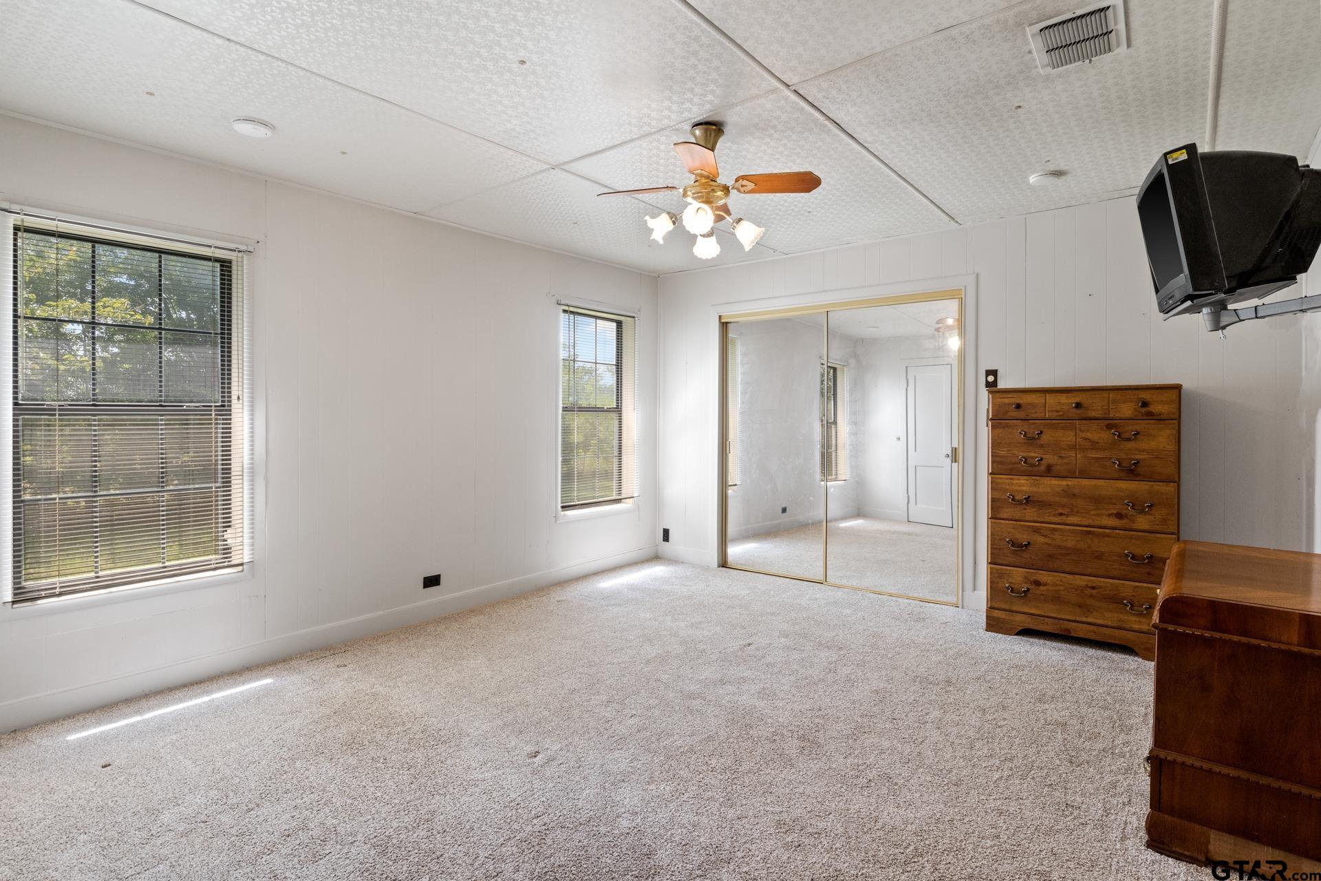 708 Leak St
