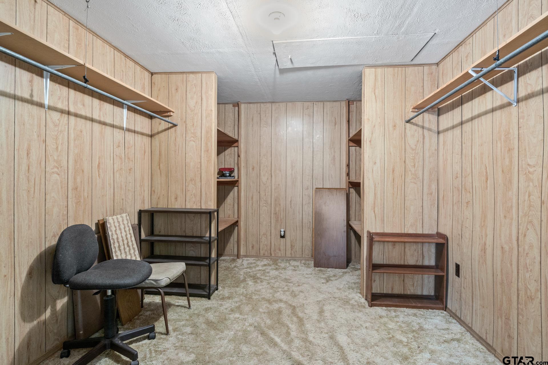 708 Leak St