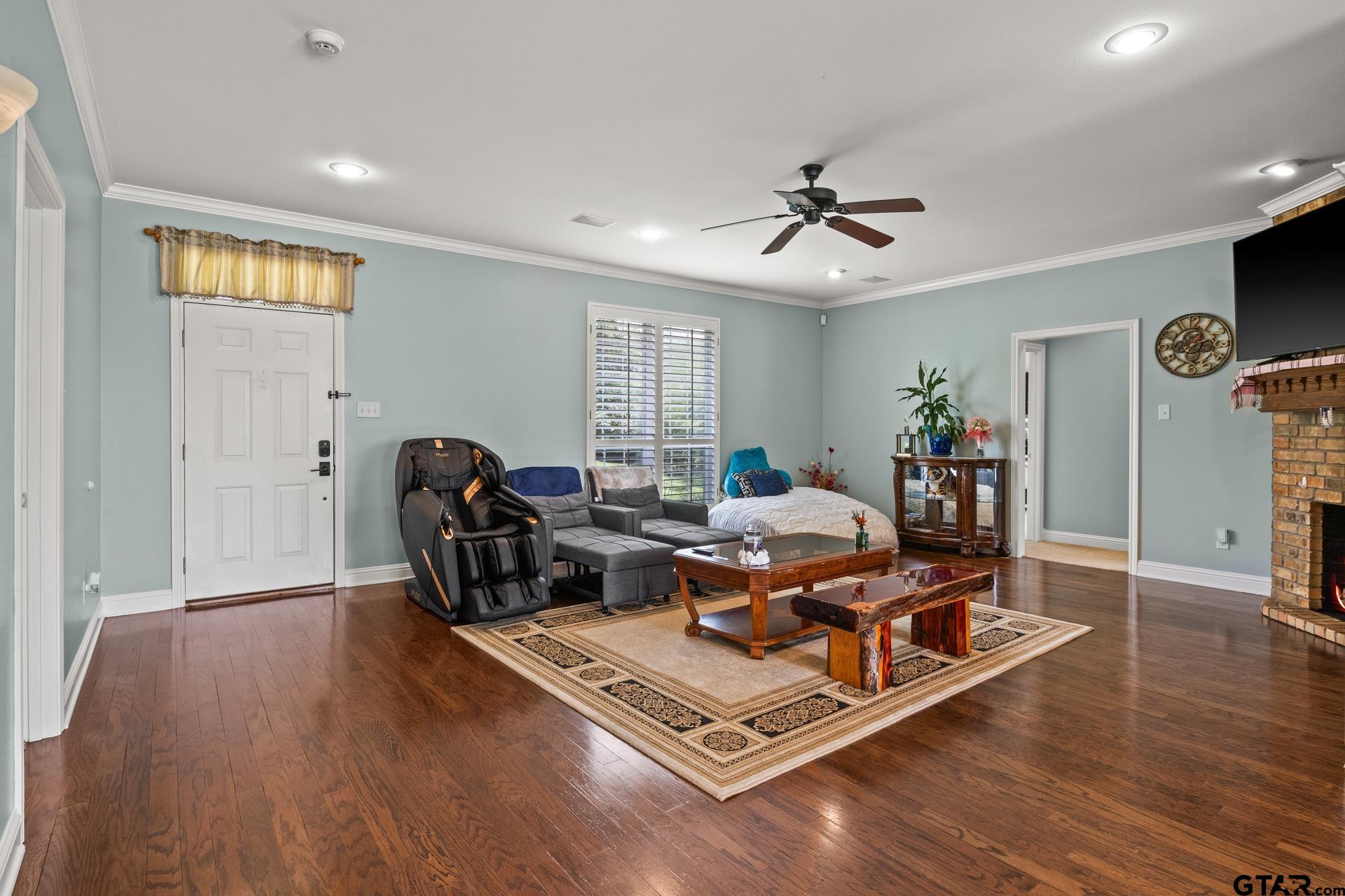 100 County Road 1132