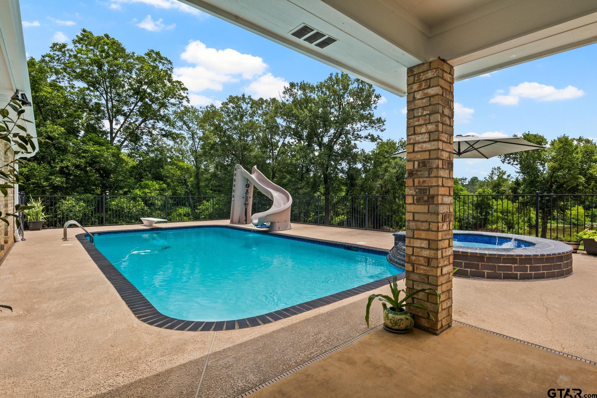 100 County Road 1132