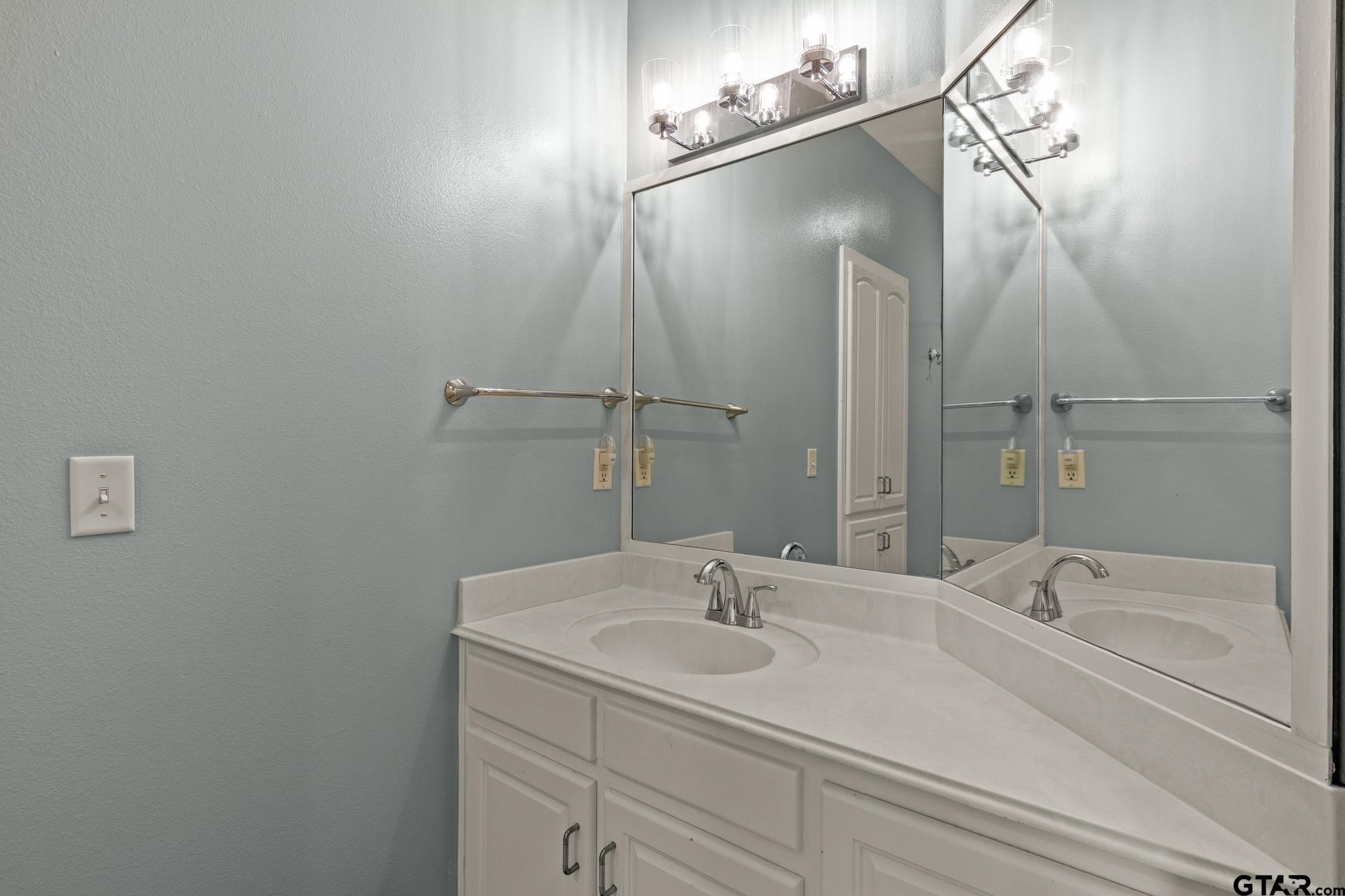 100 County Road 1132