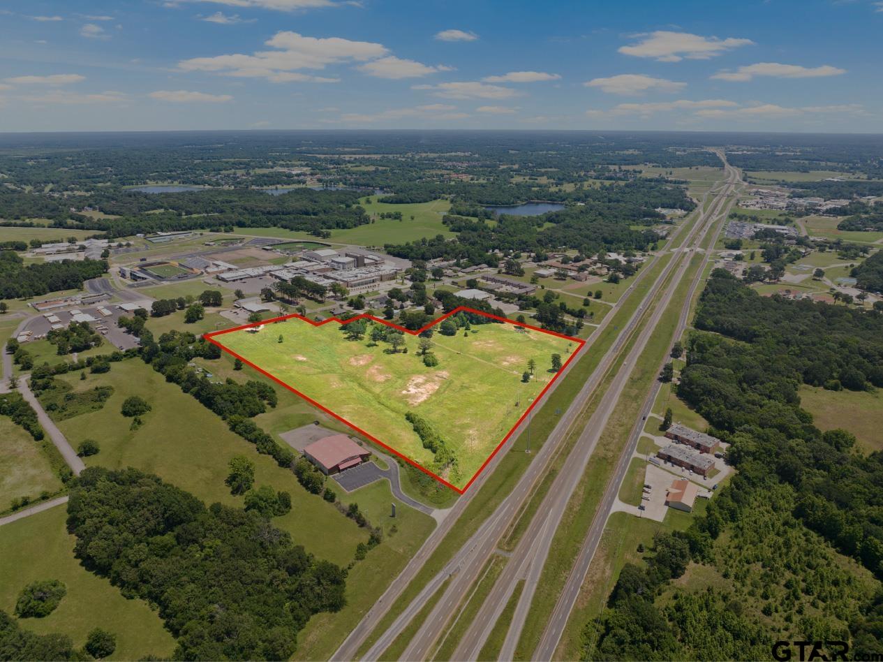 13 AC W Interstate 30 Service Road