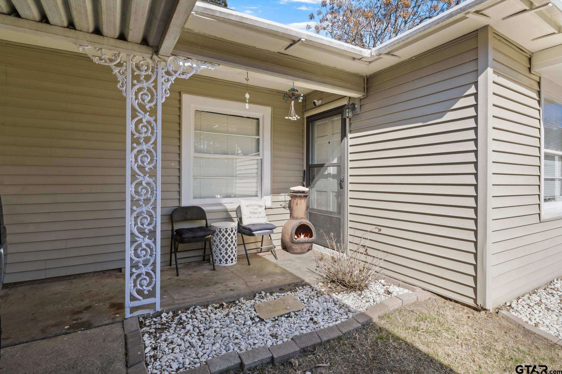 414 Lindsey St